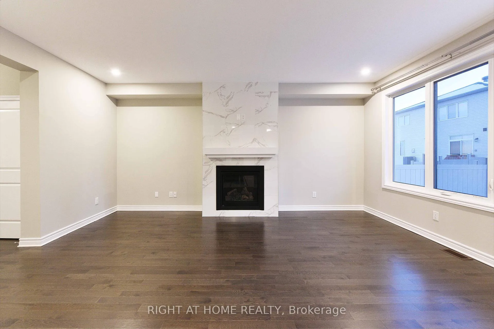 Photo 5 of 630 Eagle Crest Heights, Ottawa, Stittsville (North) — HOMEH