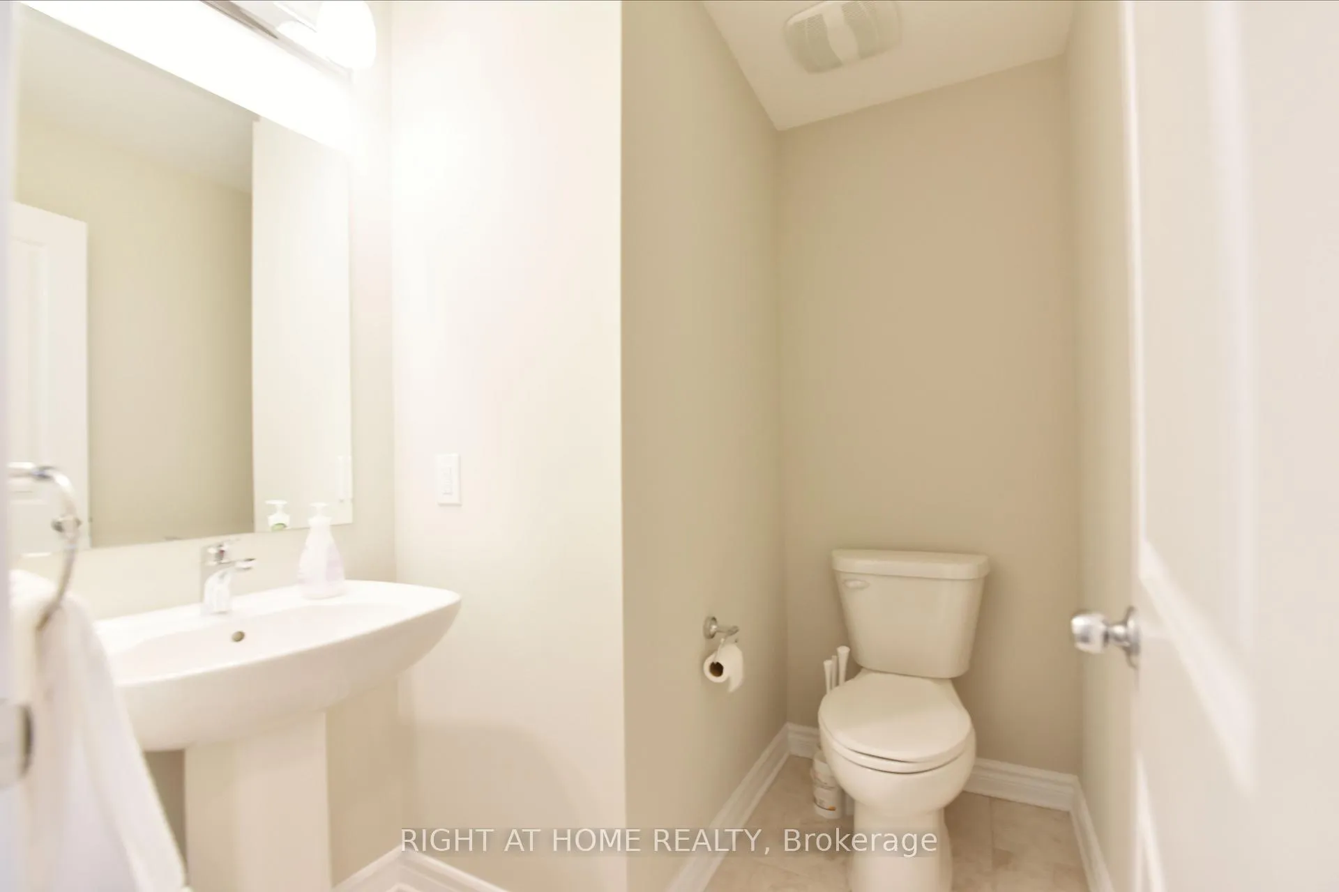 Photo 9 of 630 Eagle Crest Heights, Ottawa, Stittsville (North) — HOMEH