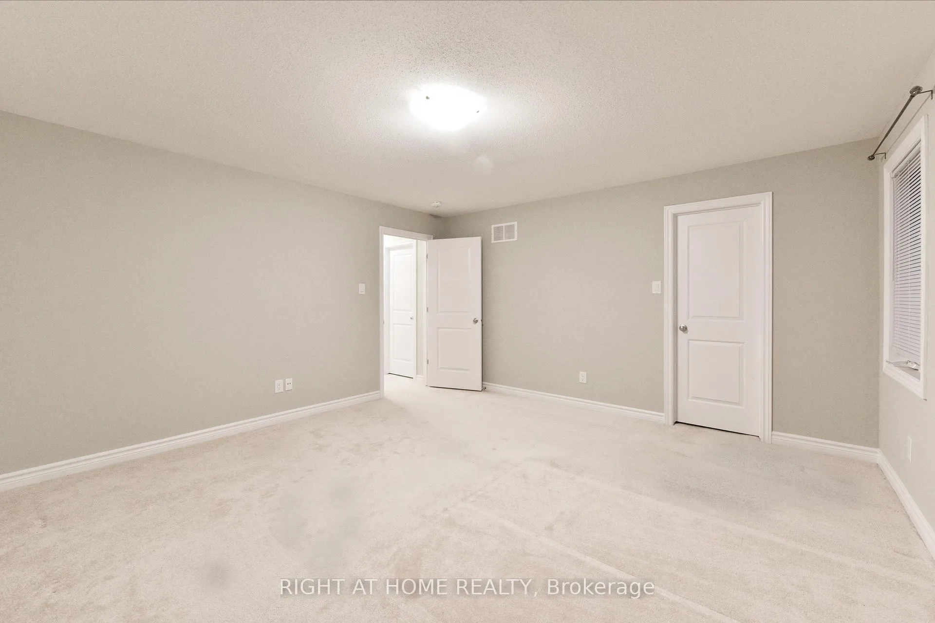 Photo 12 of 630 Eagle Crest Heights, Ottawa, Stittsville (North) — HOMEH