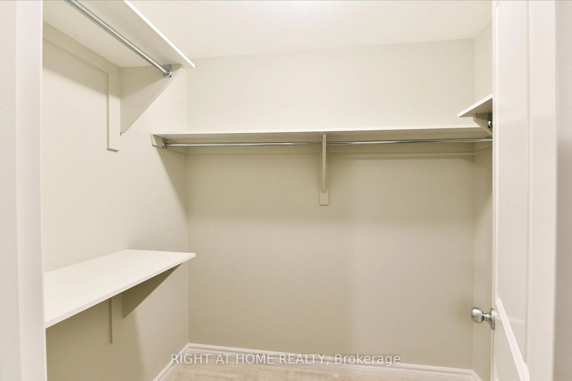 Photo 13 of 630 Eagle Crest Heights, Ottawa, Stittsville (North) — HOMEH
