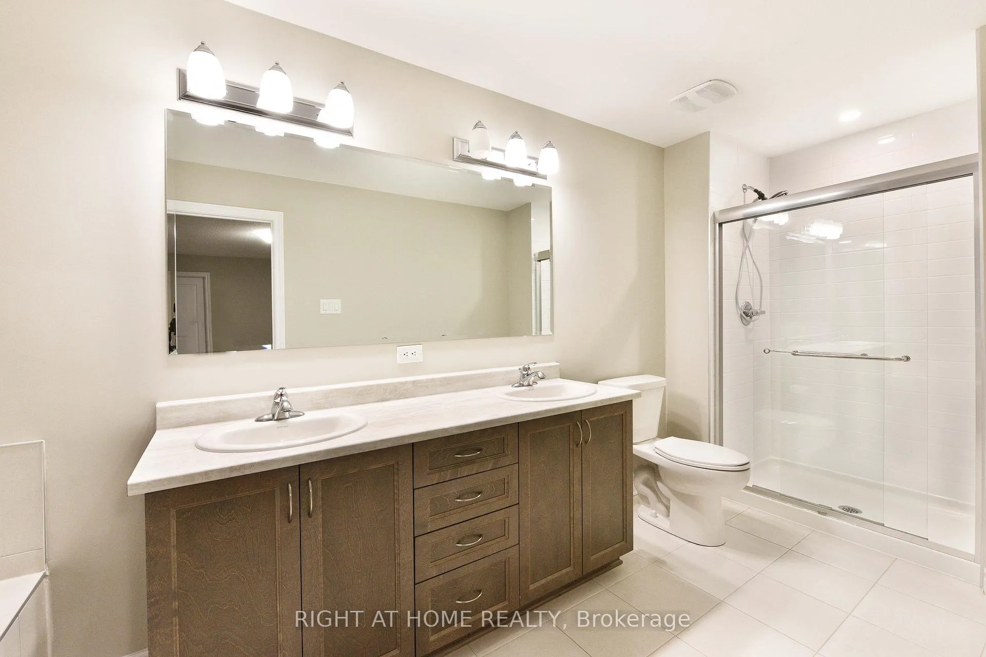 Photo 15 of 630 Eagle Crest Heights, Ottawa, Stittsville (North) — HOMEH