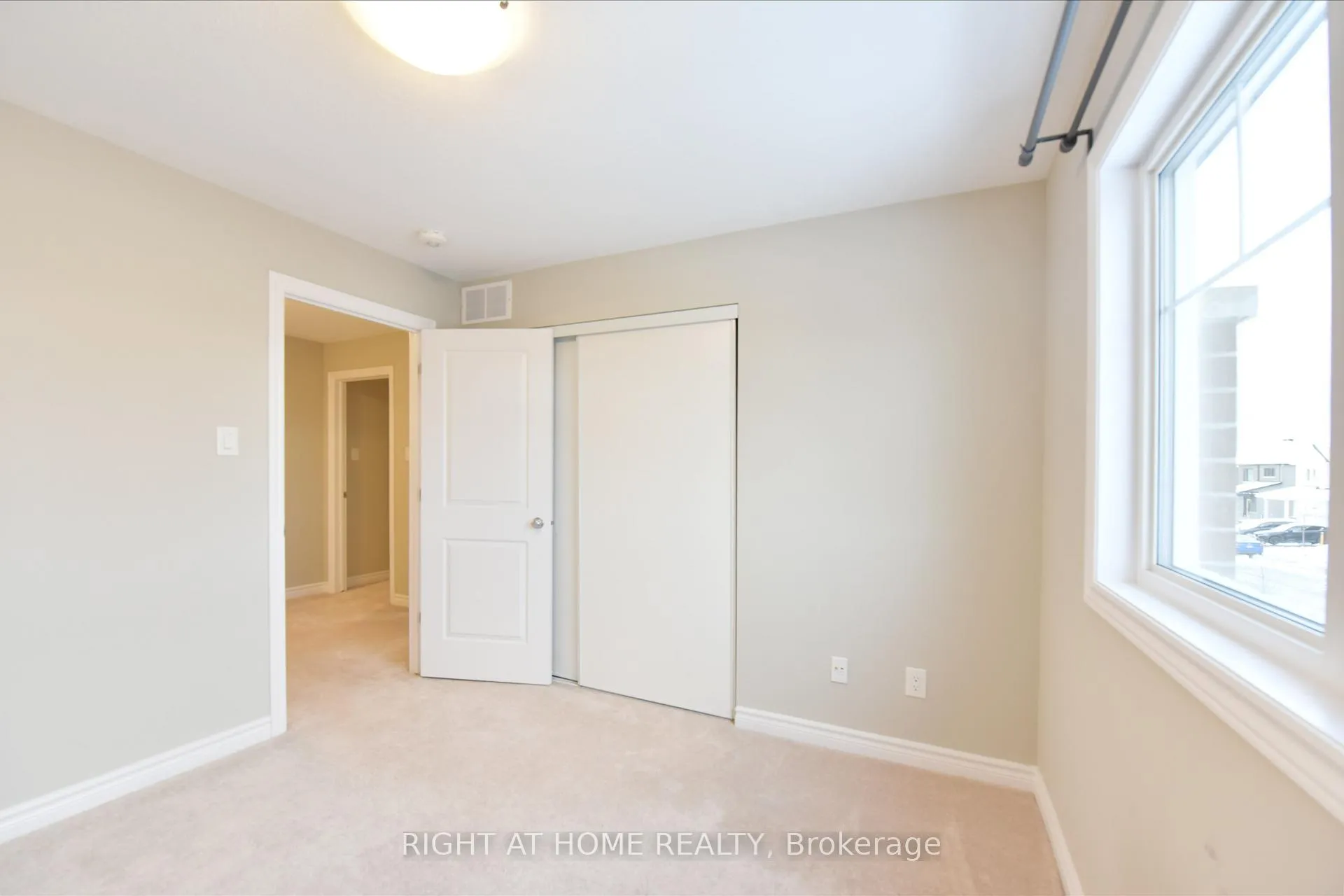 Photo 17 of 630 Eagle Crest Heights, Ottawa, Stittsville (North) — HOMEH