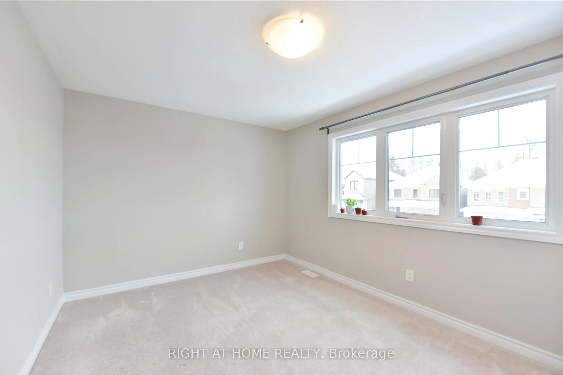 Photo 18 of 630 Eagle Crest Heights, Ottawa, Stittsville (North) — HOMEH