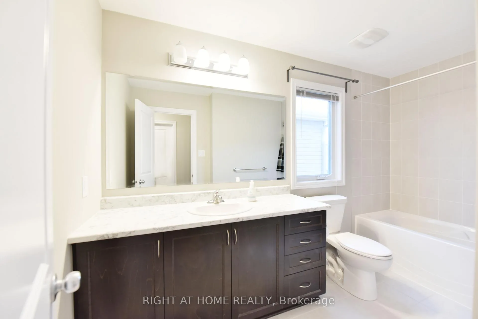 Photo 22 of 630 Eagle Crest Heights, Ottawa, Stittsville (North) — HOMEH