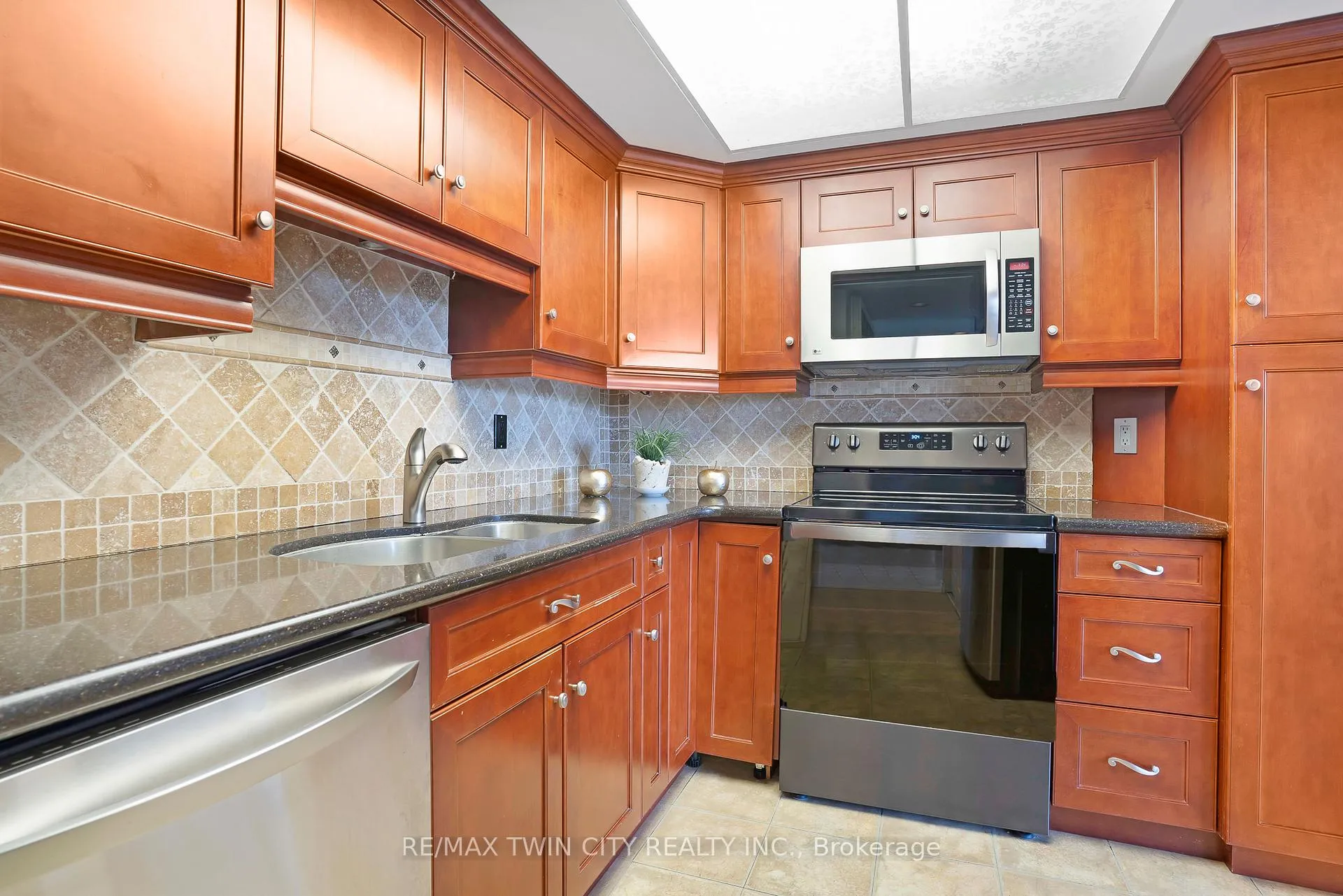 Photo 17 of Unit 505, 3267 King Street, Kitchener, Chicopee/Freeport — HOMEH