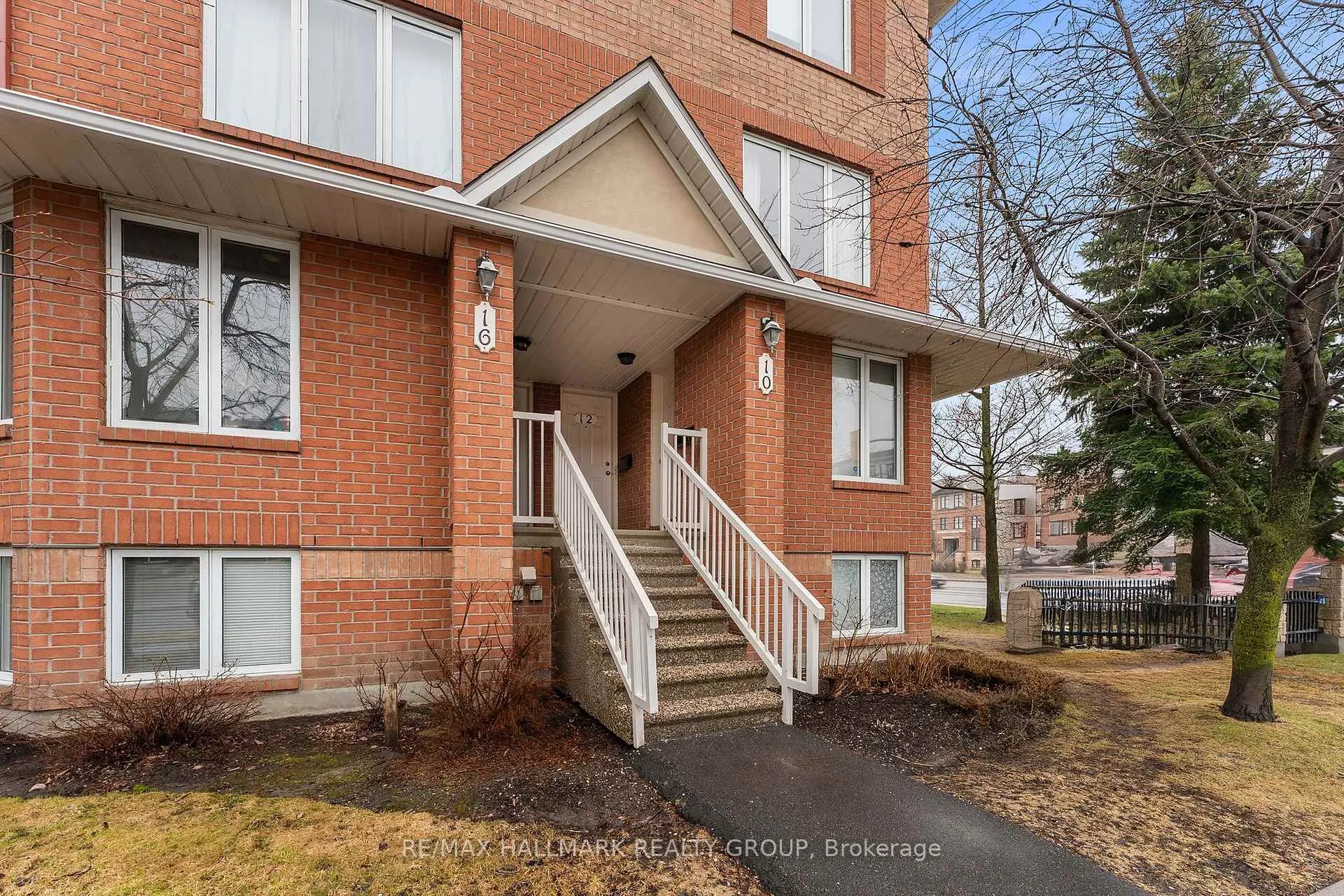 Photo 2 of 12 Lakepointe Drive, Ottawa, Avalon East — HOMEH