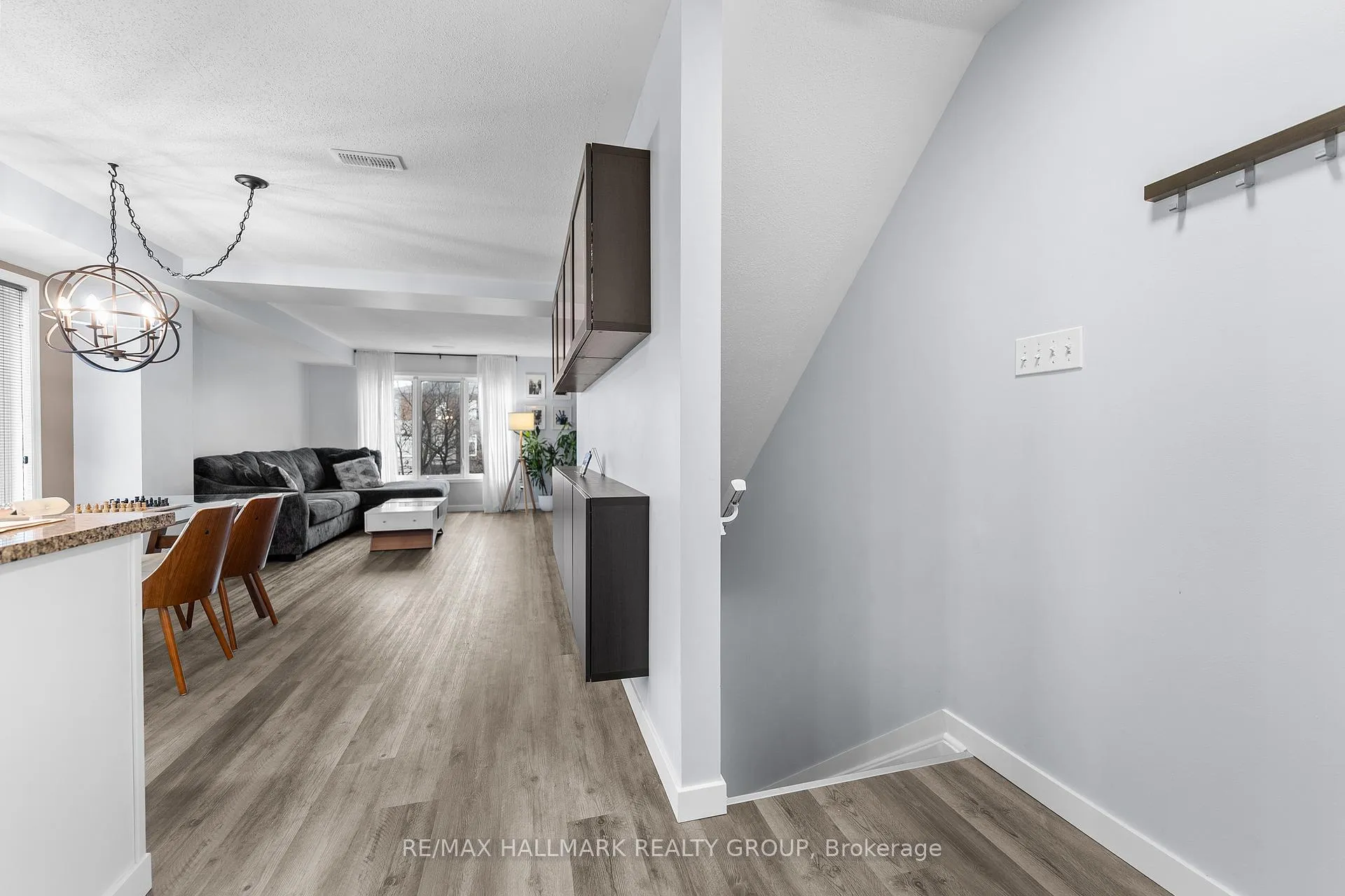 Photo 16 of 12 Lakepointe Drive, Ottawa, Avalon East — HOMEH