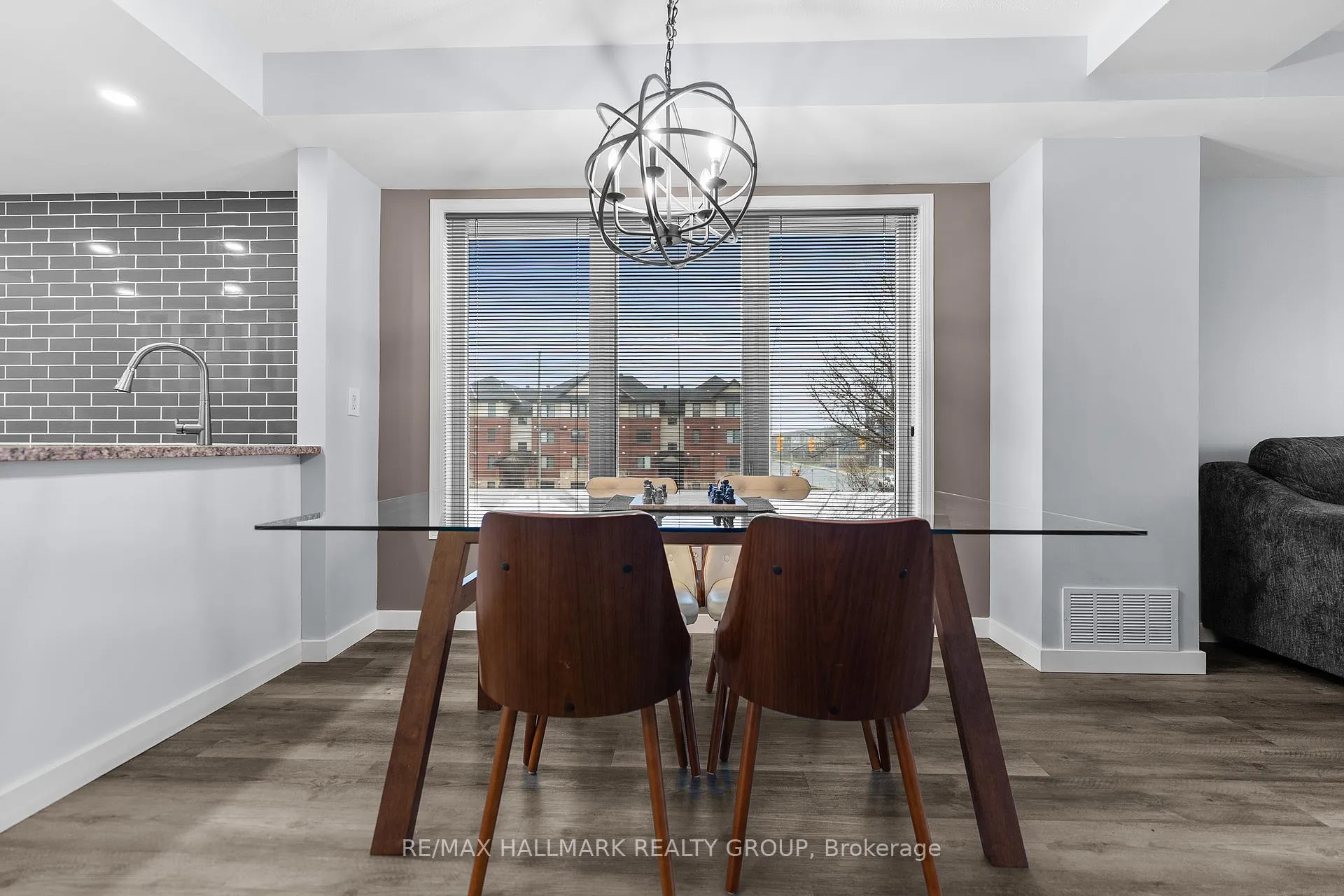 Photo 18 of 12 Lakepointe Drive, Ottawa, Avalon East — HOMEH