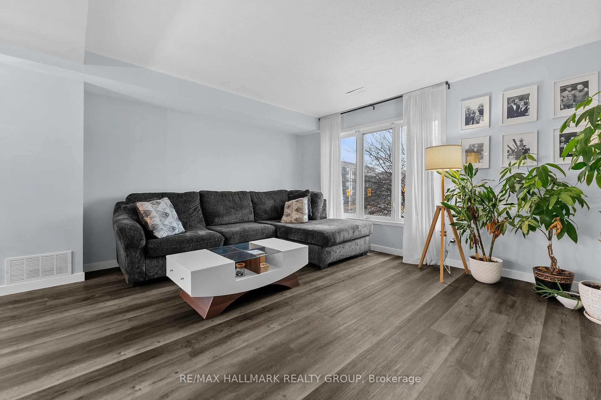 Photo 23 of 12 Lakepointe Drive, Ottawa, Avalon East — HOMEH