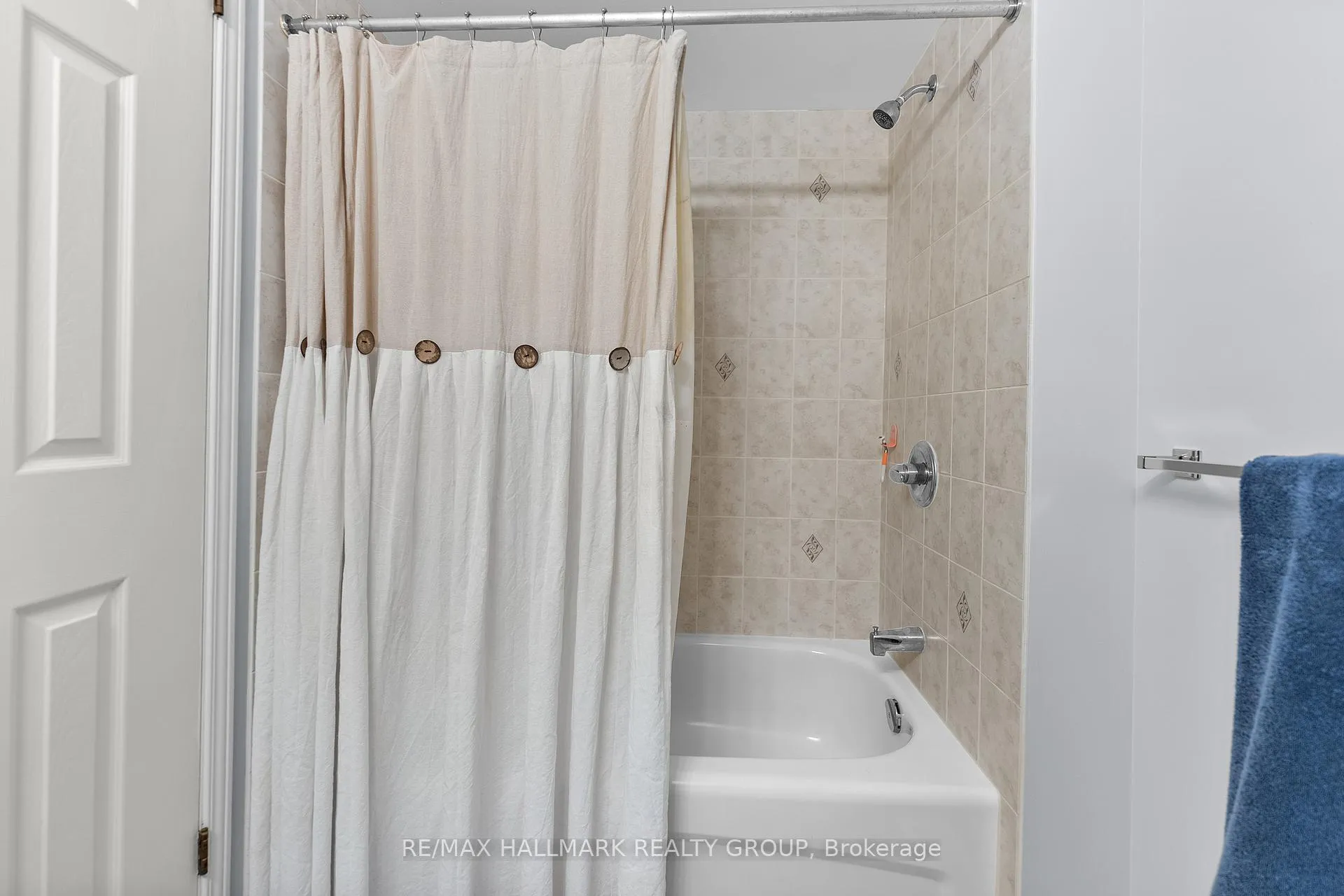Photo 34 of 12 Lakepointe Drive, Ottawa, Avalon East — HOMEH