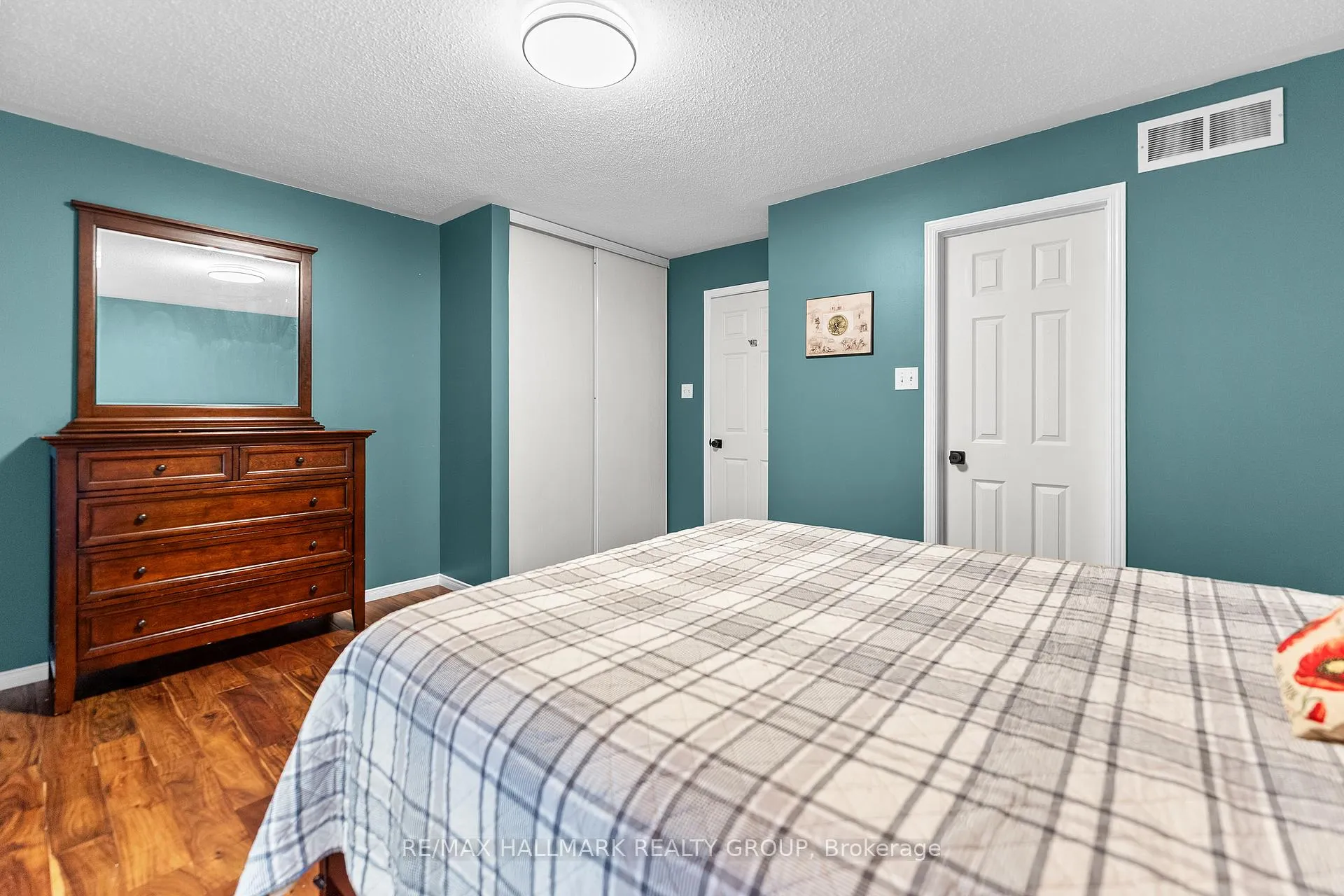 Photo 37 of 12 Lakepointe Drive, Ottawa, Avalon East — HOMEH