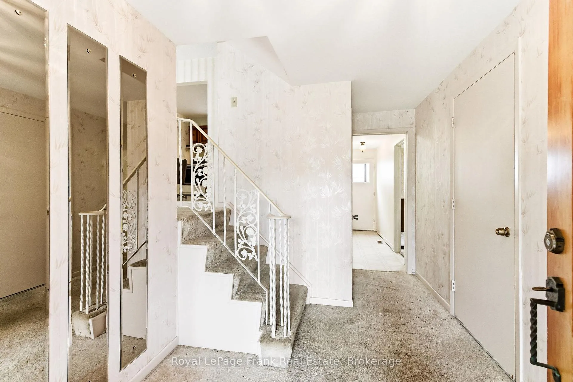 Photo 5 of 2 Callen Court, Ajax, South East — HOMEH