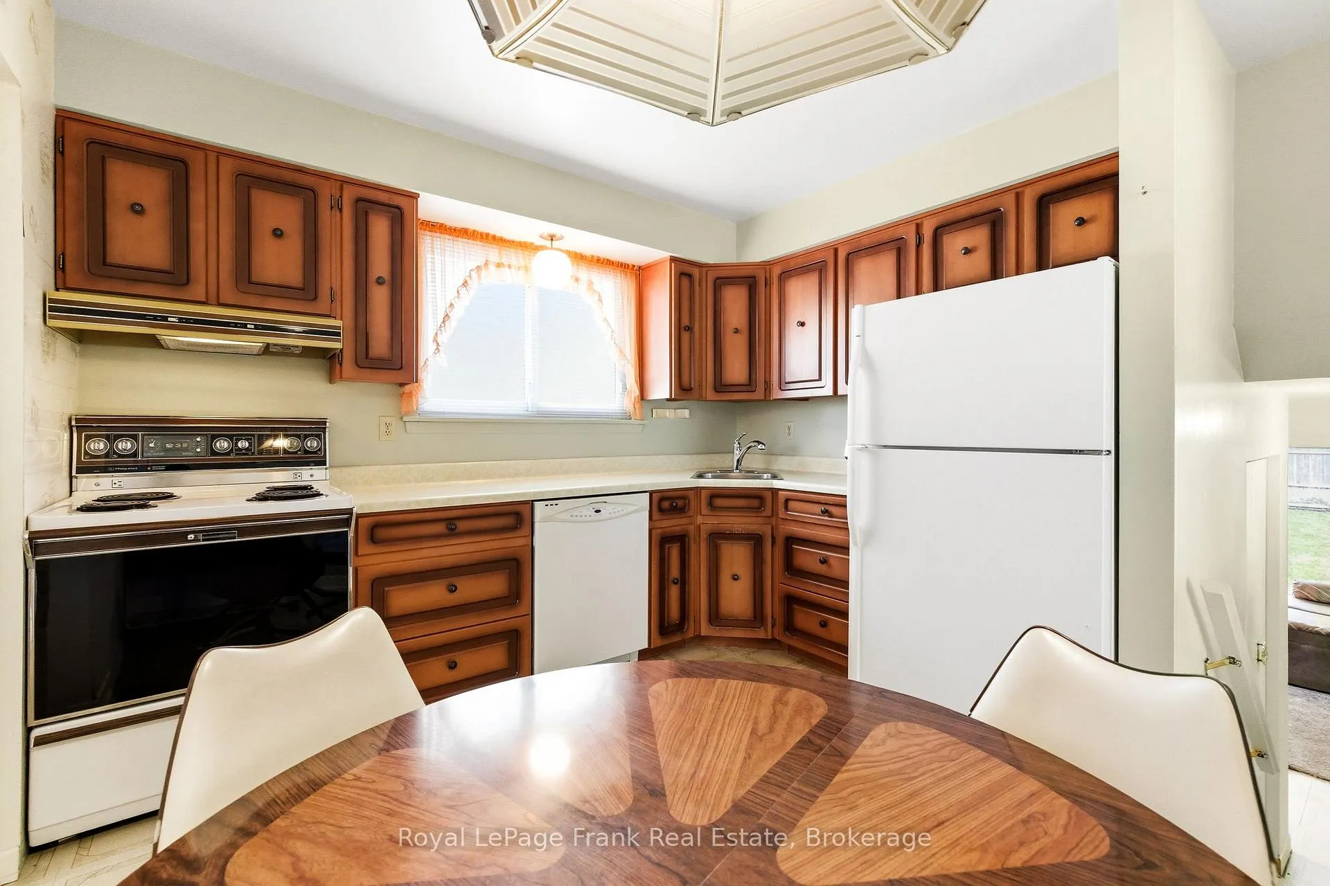 Photo 15 of 2 Callen Court, Ajax, South East — HOMEH
