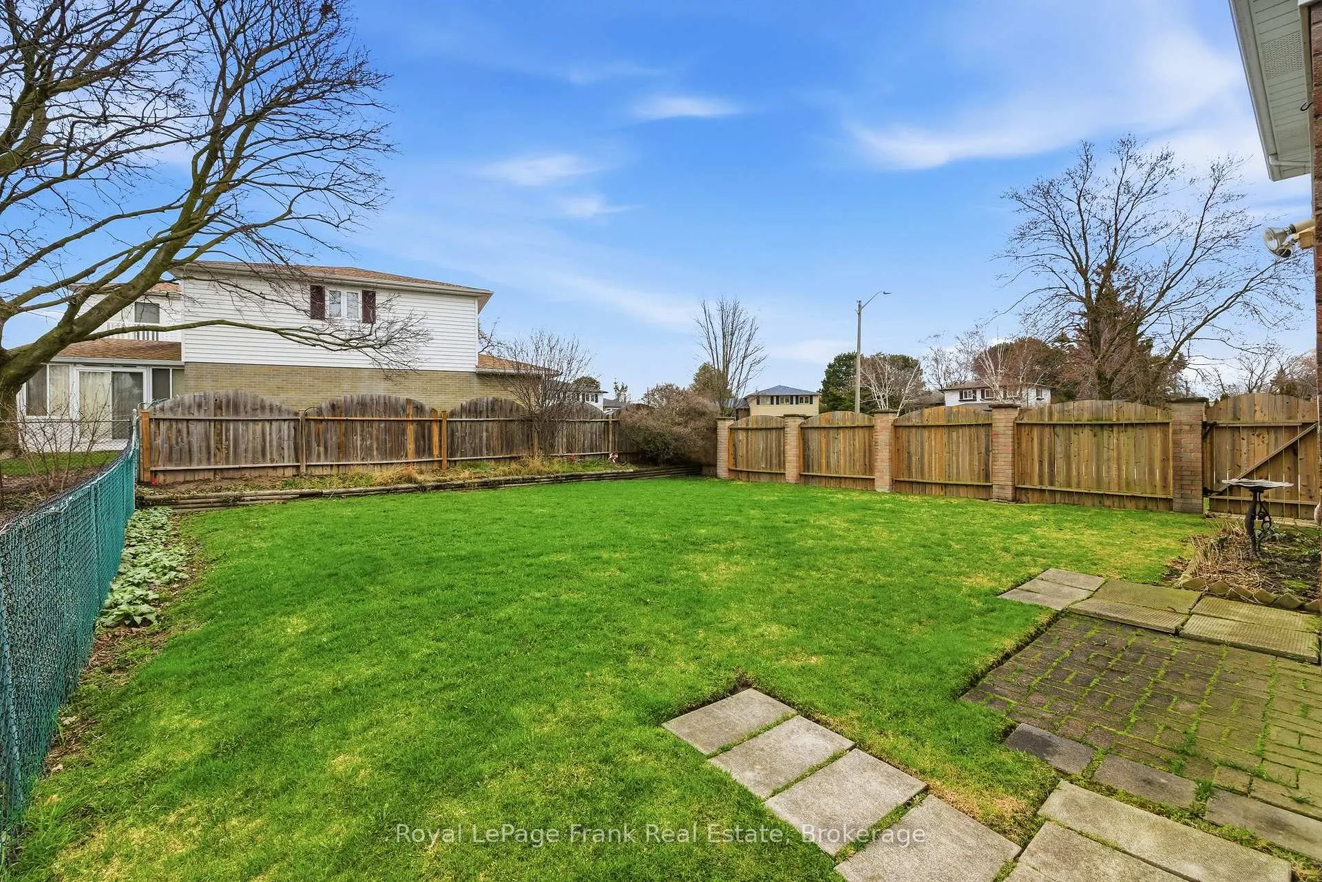 Photo 36 of 2 Callen Court, Ajax, South East — HOMEH