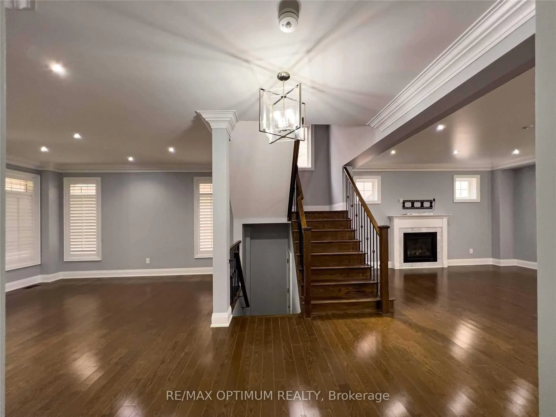 Photo 8 of Unit Upper, 43 Legendary Circle, Brampton, Bram West — HOMEH