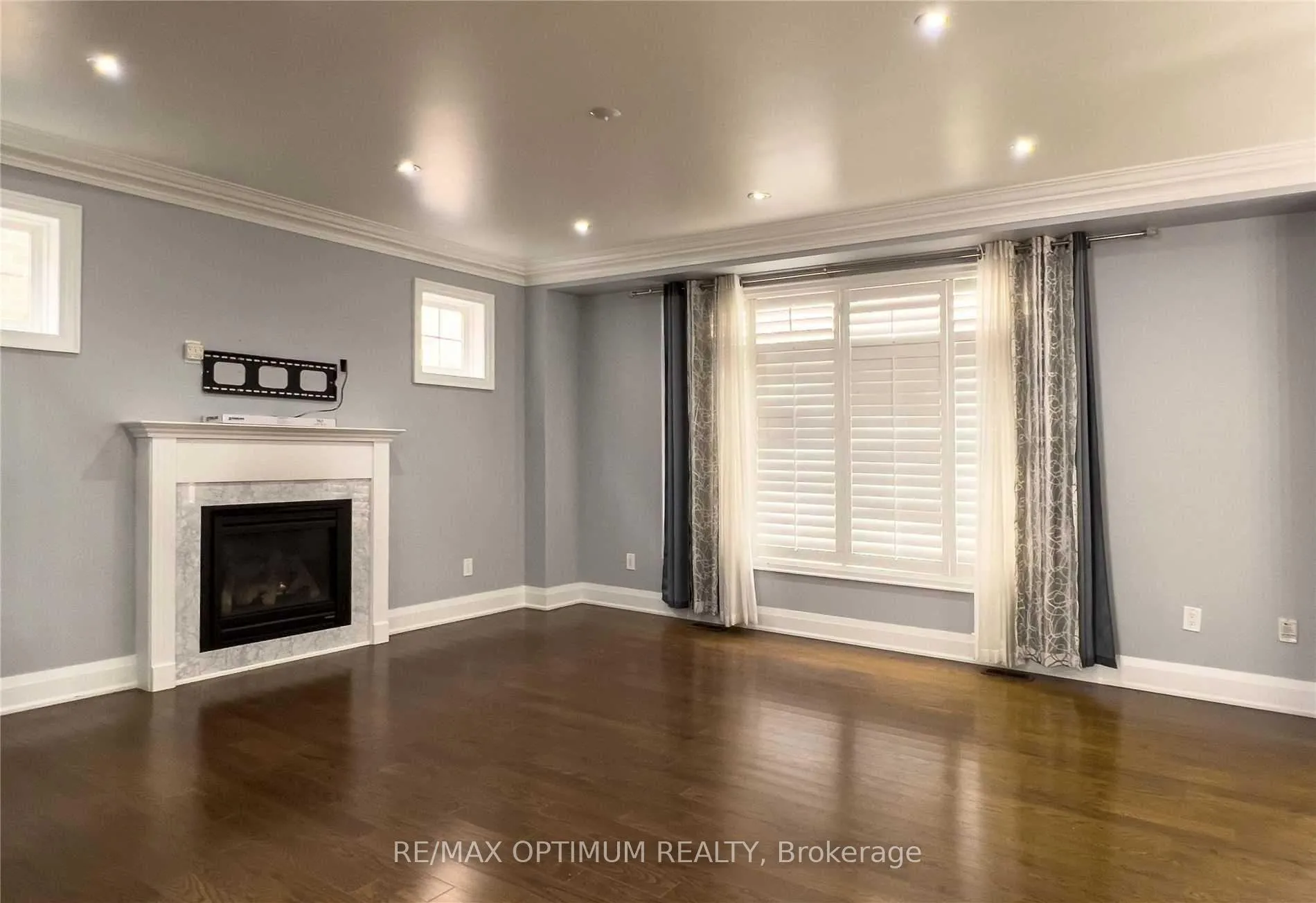 Photo 10 of Unit Upper, 43 Legendary Circle, Brampton, Bram West — HOMEH