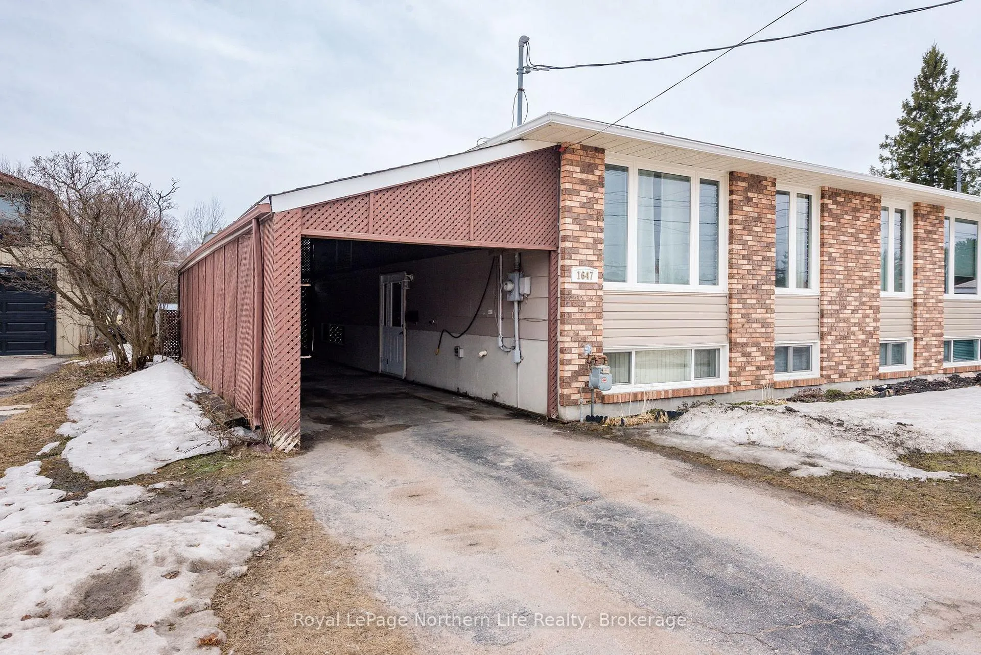 Photo 2 of 1647 High Street, North Bay, Central — HOMEH