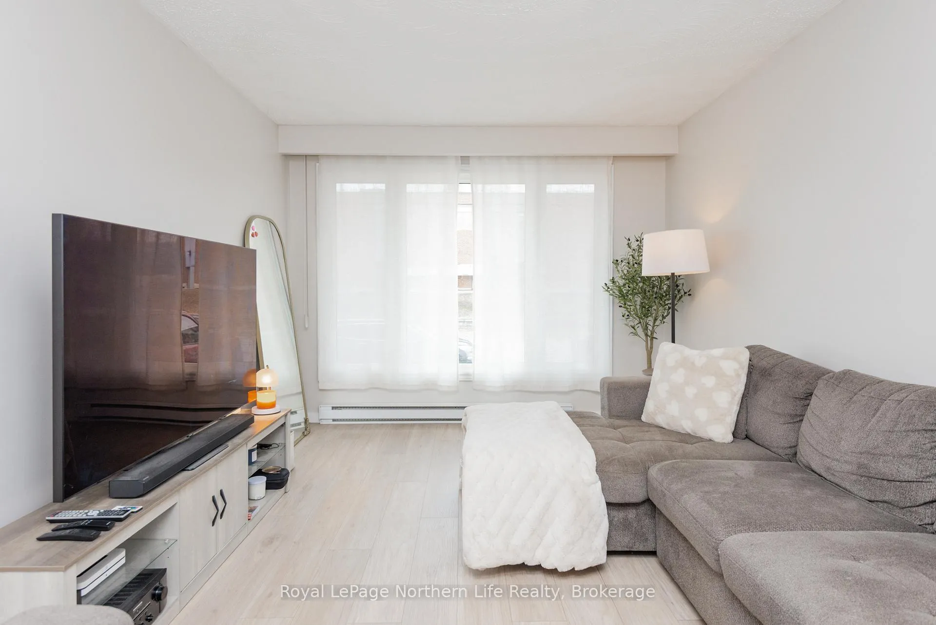 Photo 8 of 1647 High Street, North Bay, Central — HOMEH