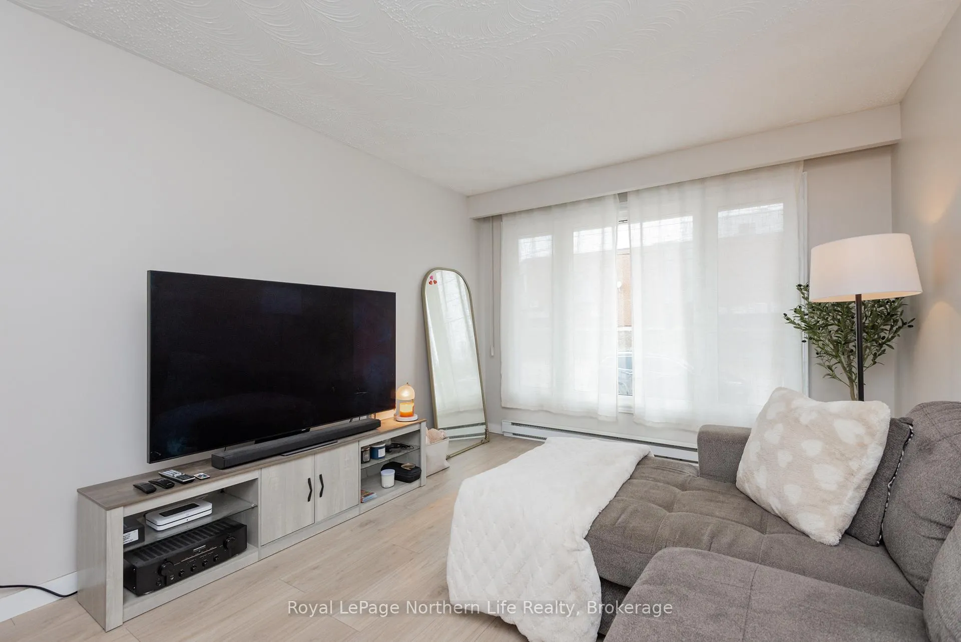Photo 9 of 1647 High Street, North Bay, Central — HOMEH