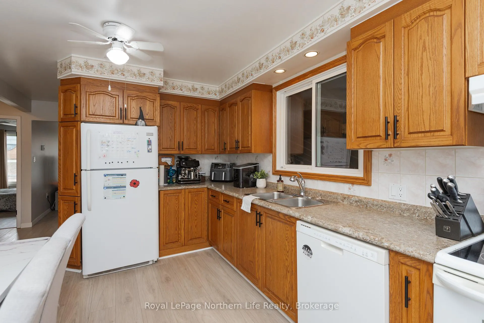 Photo 12 of 1647 High Street, North Bay, Central — HOMEH