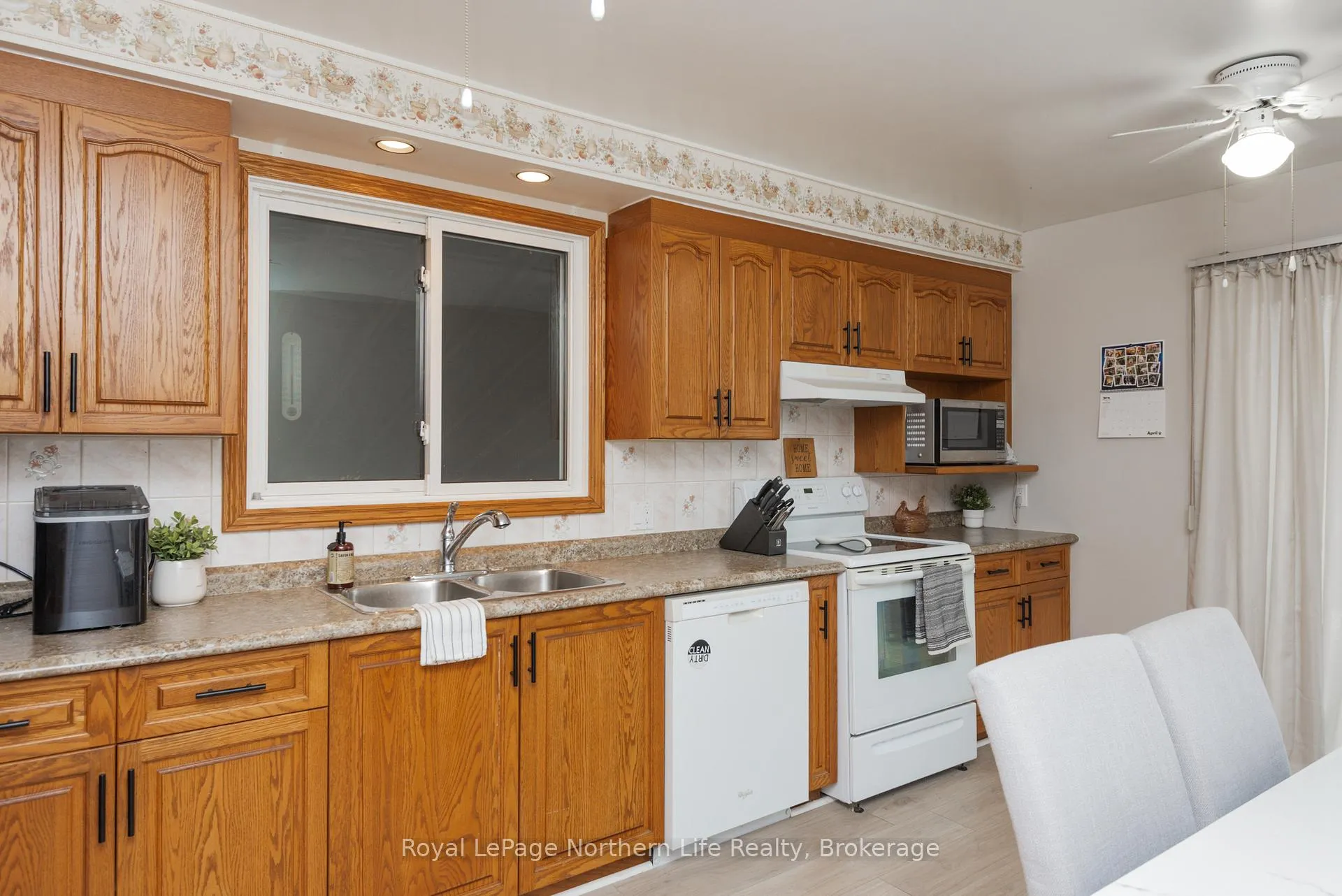 Photo 13 of 1647 High Street, North Bay, Central — HOMEH