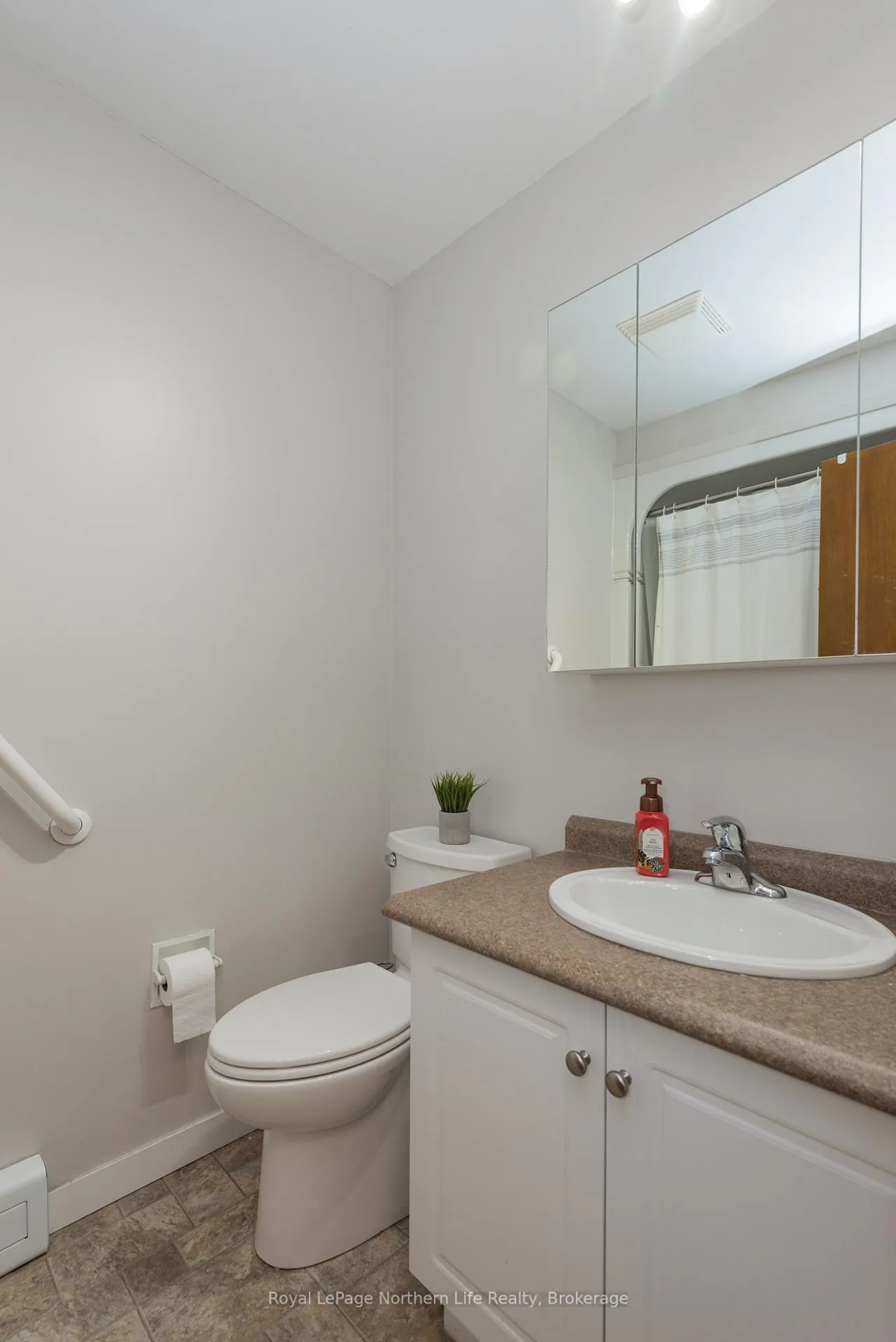 Photo 20 of 1647 High Street, North Bay, Central — HOMEH