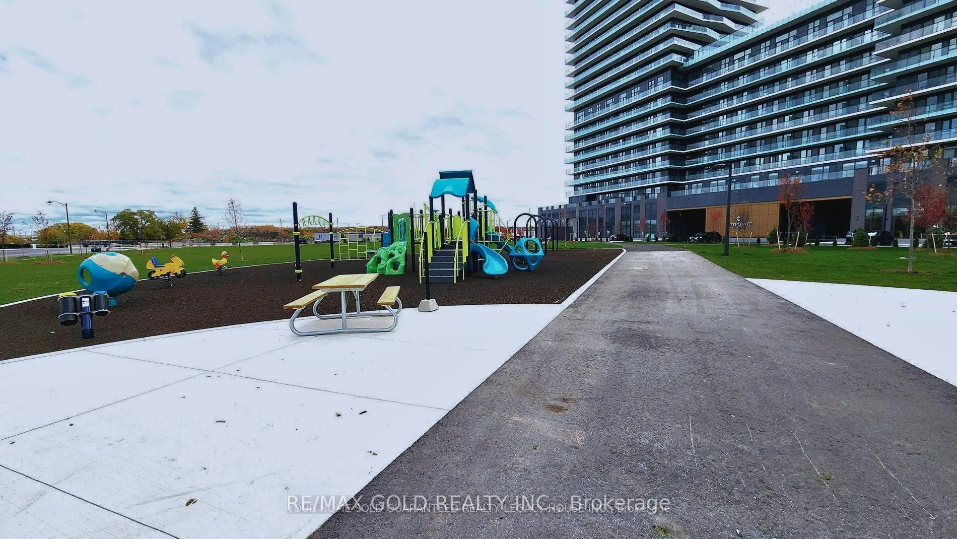 Photo 13 of Unit 1206, 15 Skyridge Drive, Brampton, Bram East — HOMEH