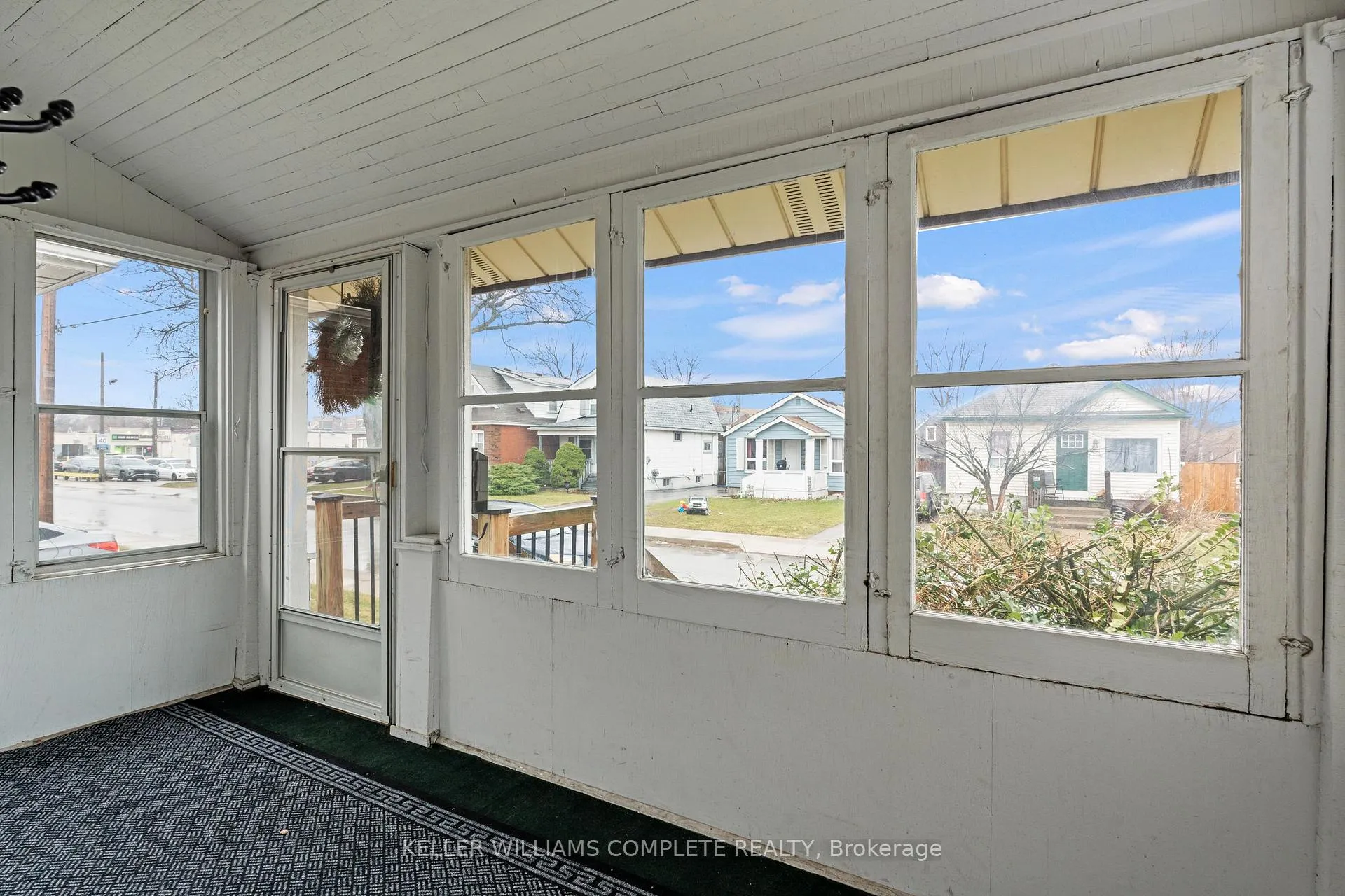 Photo 3 of 26 Garside Avenue N, Hamilton, Homeside — HOMEH