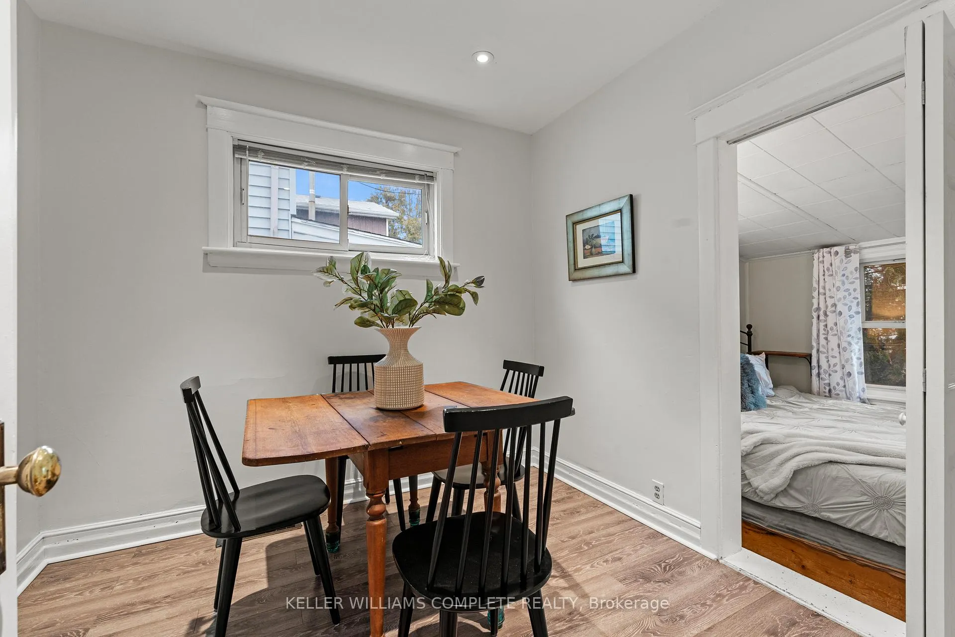 Photo 12 of 26 Garside Avenue N, Hamilton, Homeside — HOMEH