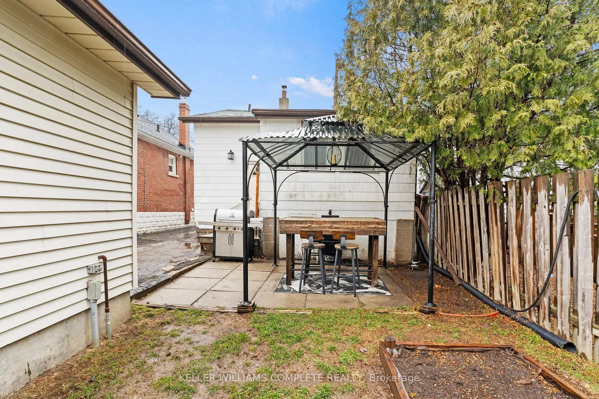 Photo 24 of 26 Garside Avenue N, Hamilton, Homeside — HOMEH