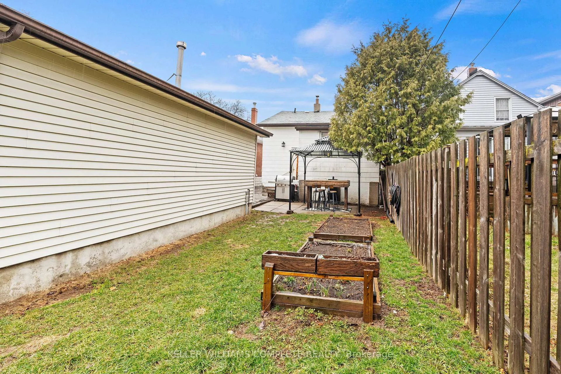 Photo 25 of 26 Garside Avenue N, Hamilton, Homeside — HOMEH