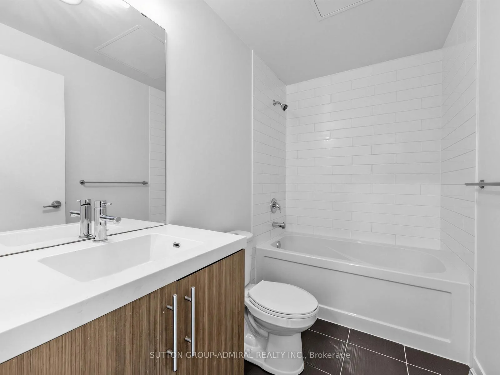 Photo 8 of Unit 701, 85 Duke Street W, Kitchener, City Commercial Core — HOMEH