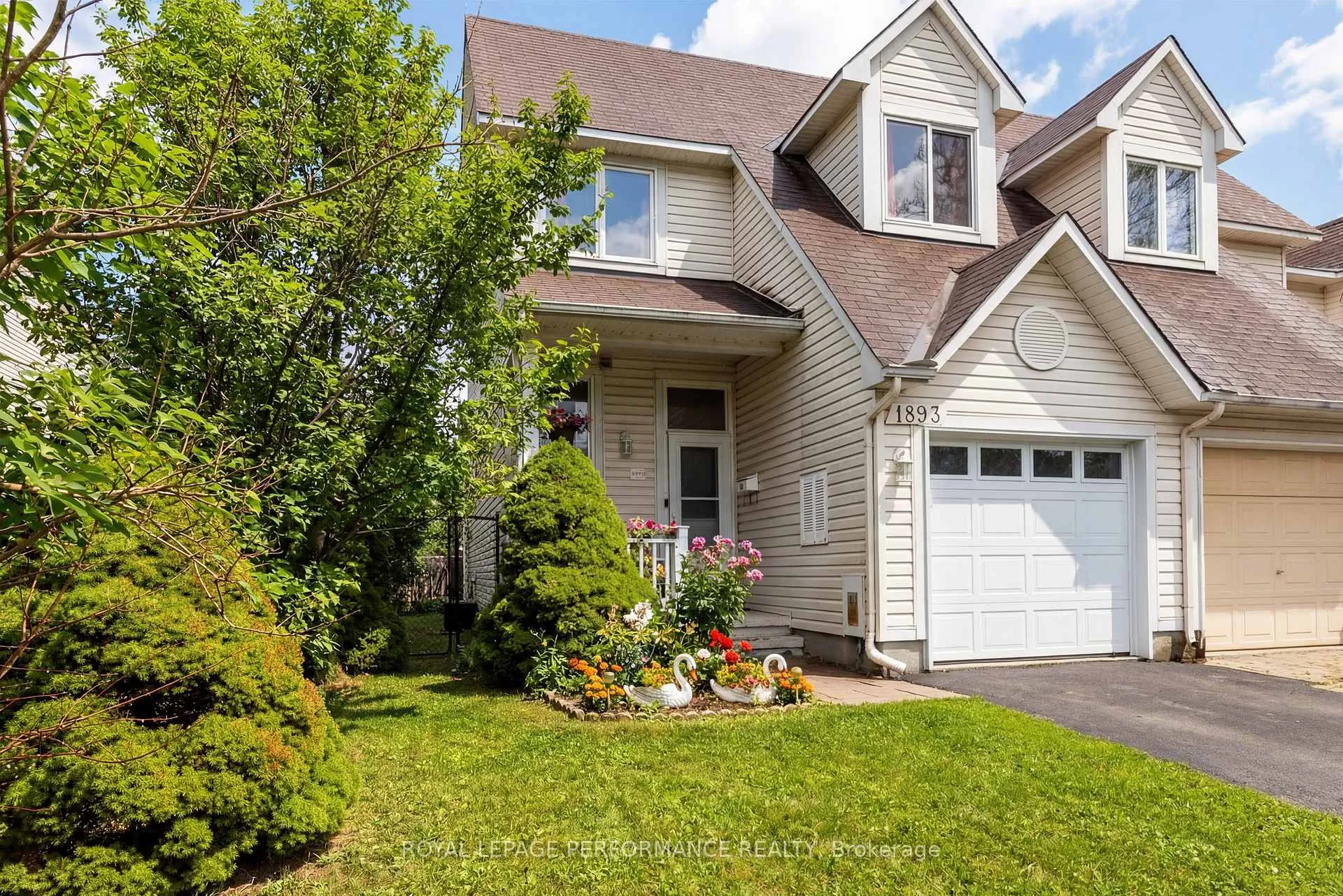 Photo 1 of 1893 Hennessy Crescent, Ottawa, Fallingbrook/Gardenway South — HOMEH