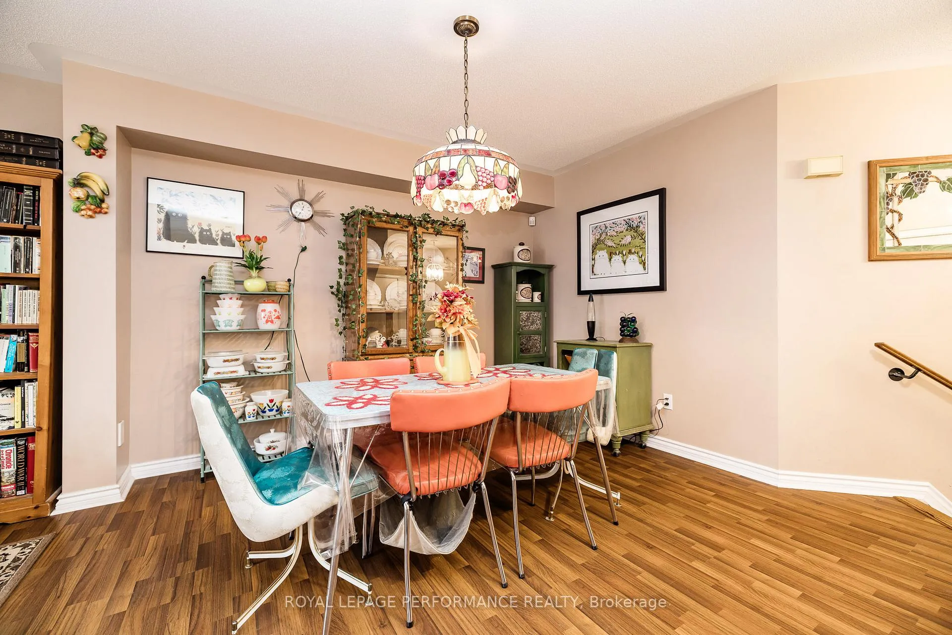 Photo 6 of 1893 Hennessy Crescent, Ottawa, Fallingbrook/Gardenway South — HOMEH