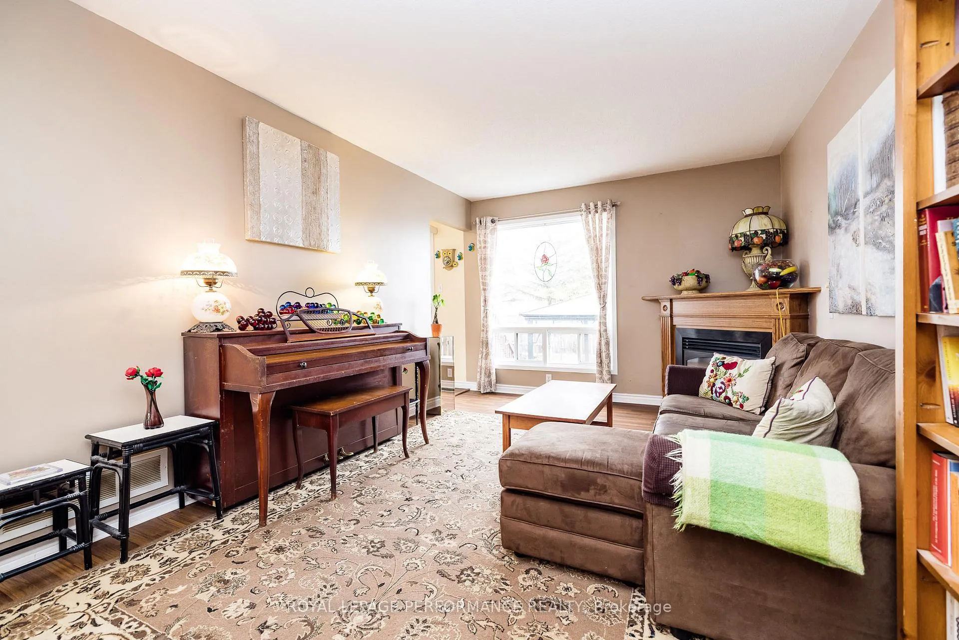 Photo 8 of 1893 Hennessy Crescent, Ottawa, Fallingbrook/Gardenway South — HOMEH