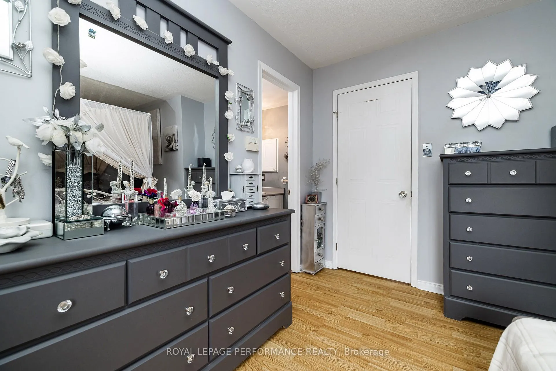 Photo 17 of 1893 Hennessy Crescent, Ottawa, Fallingbrook/Gardenway South — HOMEH