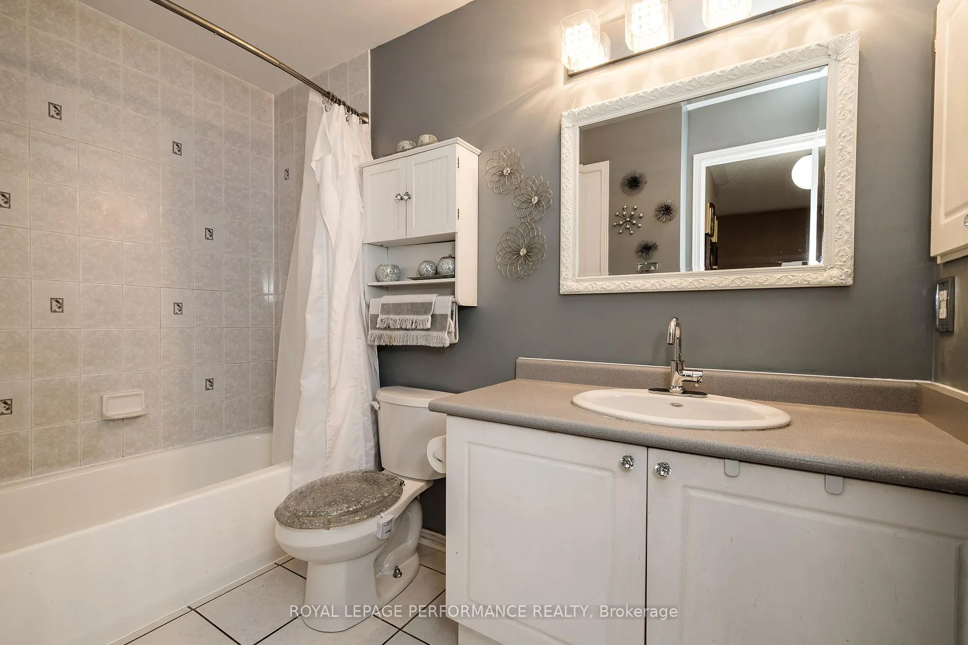 Photo 19 of 1893 Hennessy Crescent, Ottawa, Fallingbrook/Gardenway South — HOMEH