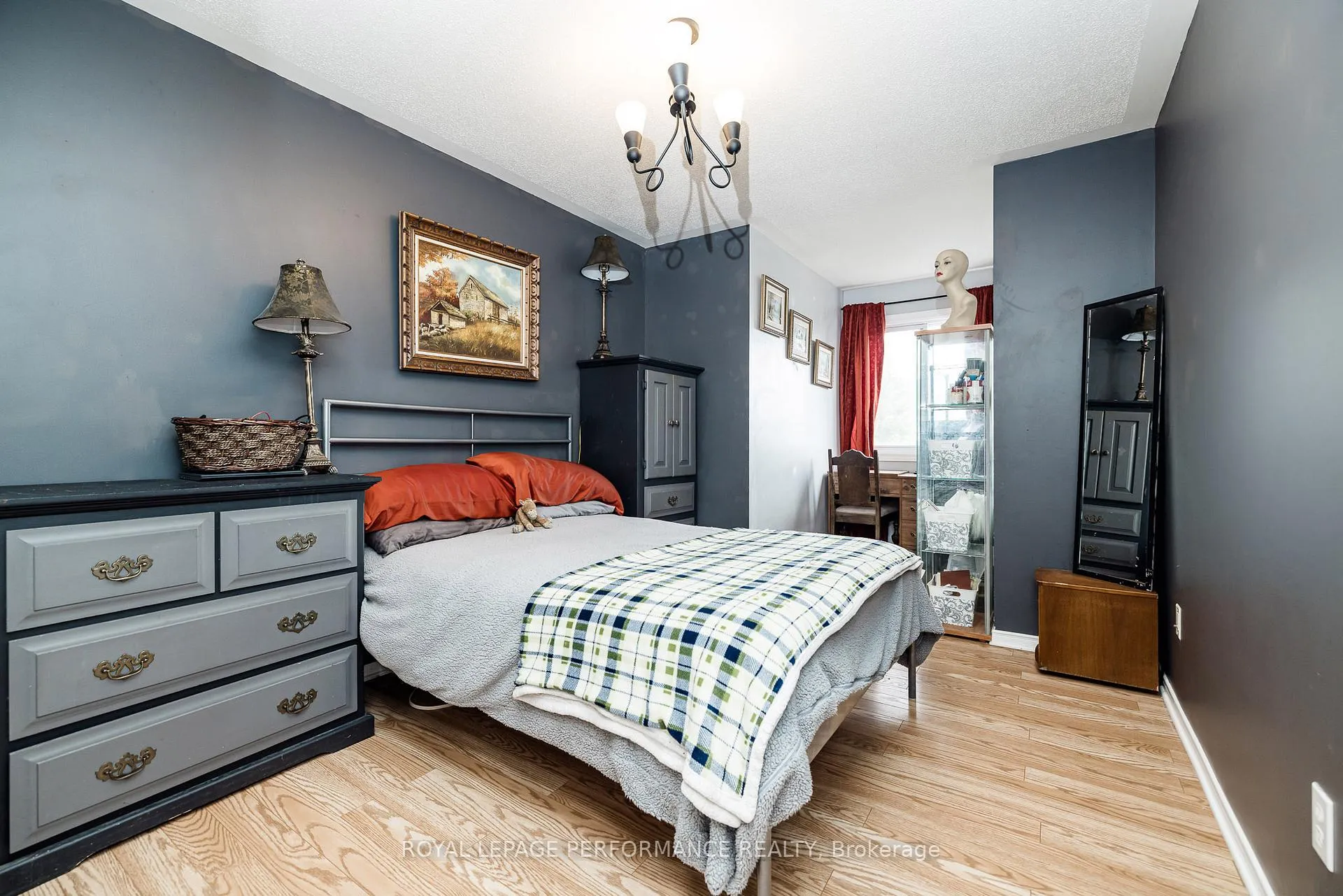 Photo 20 of 1893 Hennessy Crescent, Ottawa, Fallingbrook/Gardenway South — HOMEH