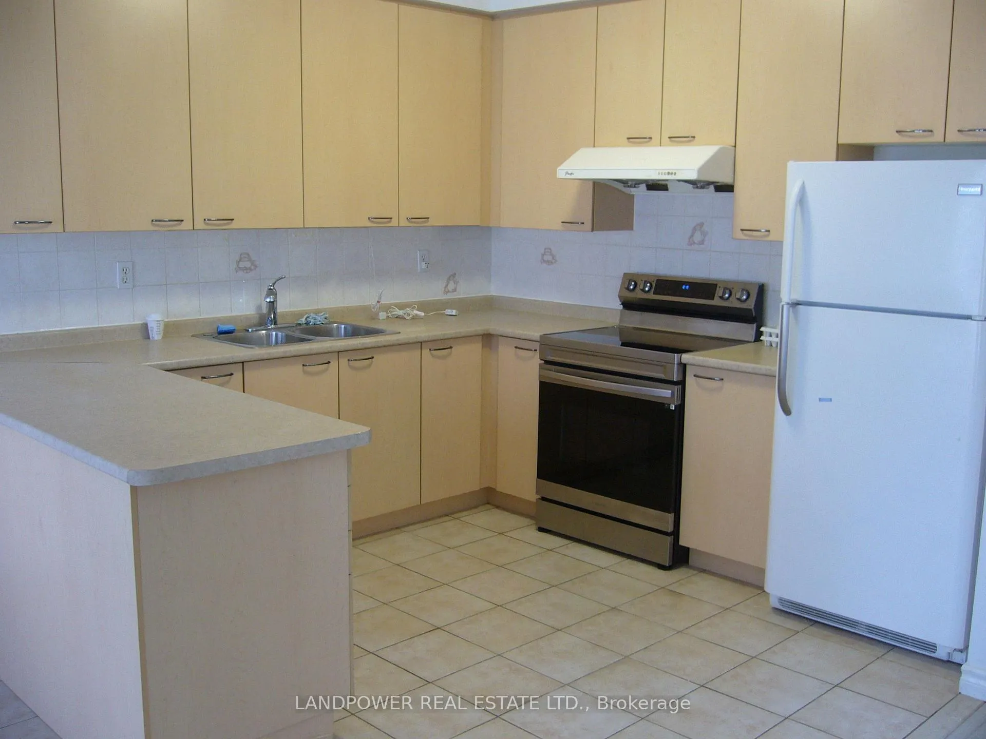 Photo 5 of 57 Madison Heights Boulevard, Markham, Berczy — HOMEH