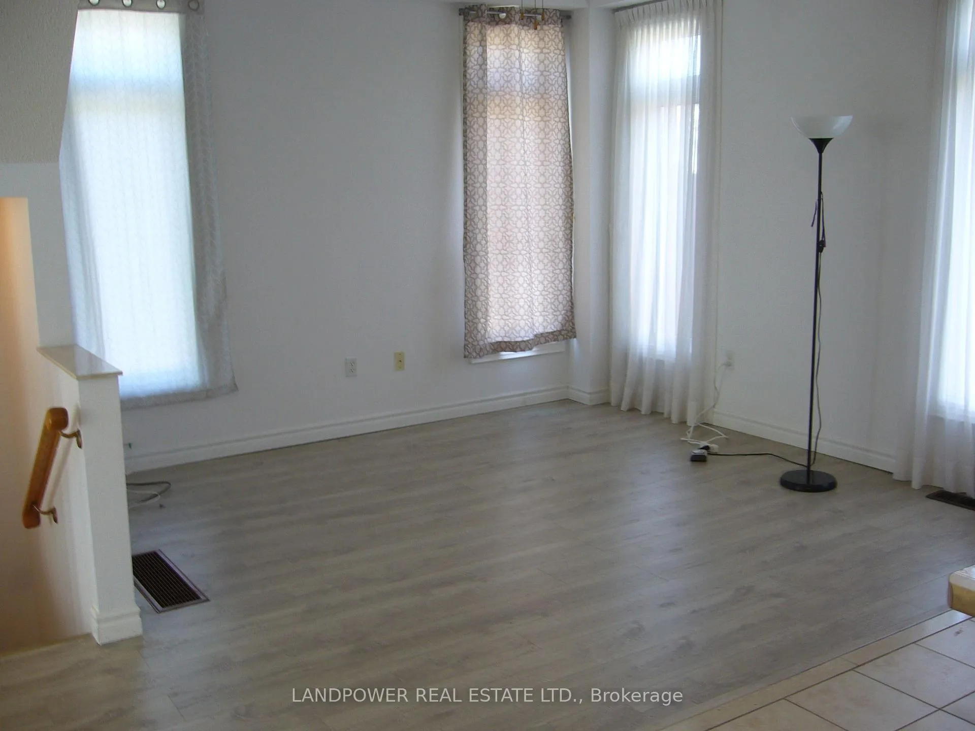 Photo 10 of 57 Madison Heights Boulevard, Markham, Berczy — HOMEH