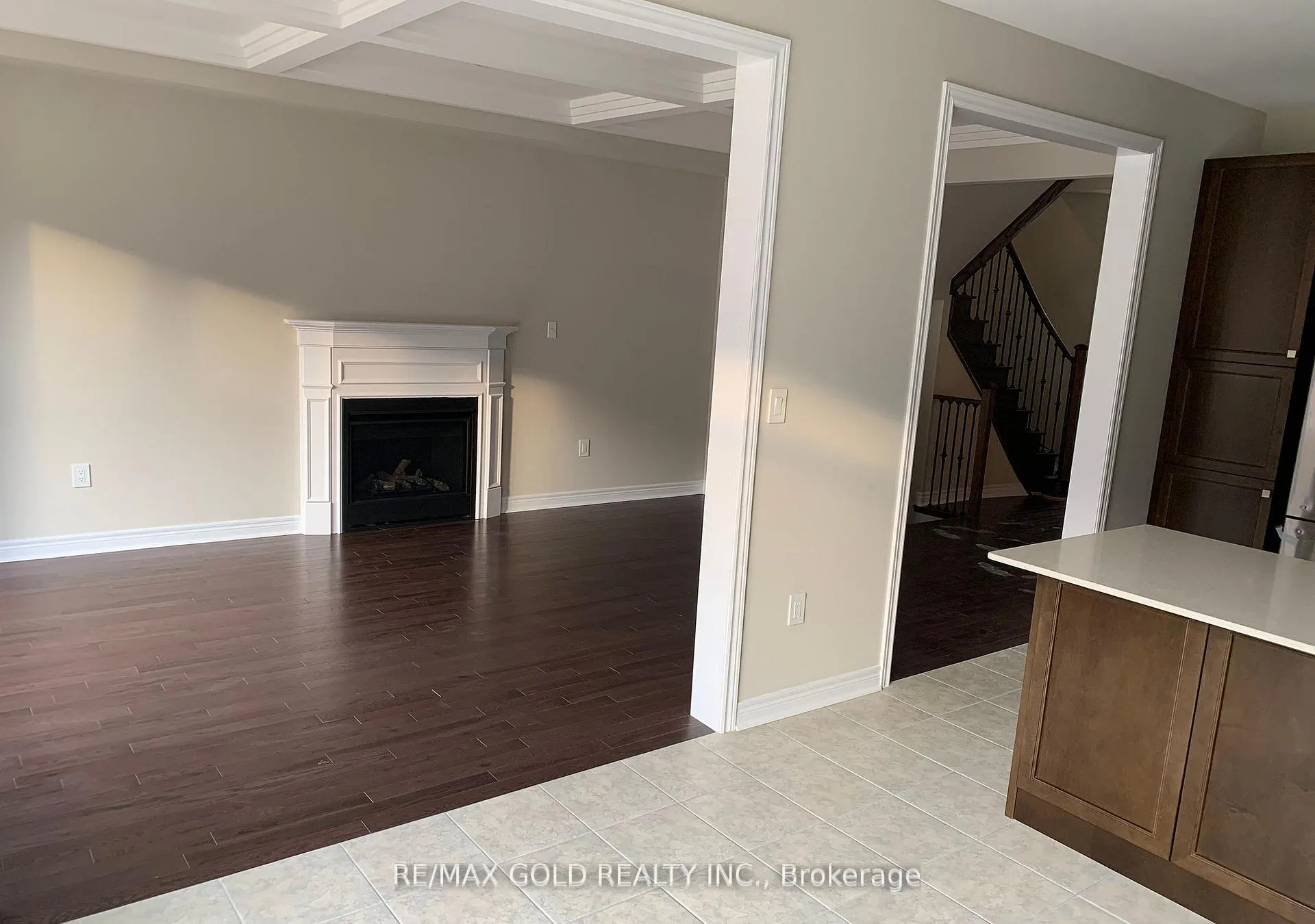 Photo 5 of 140 Finegan Circle, Brampton, Northwest Brampton — HOMEH