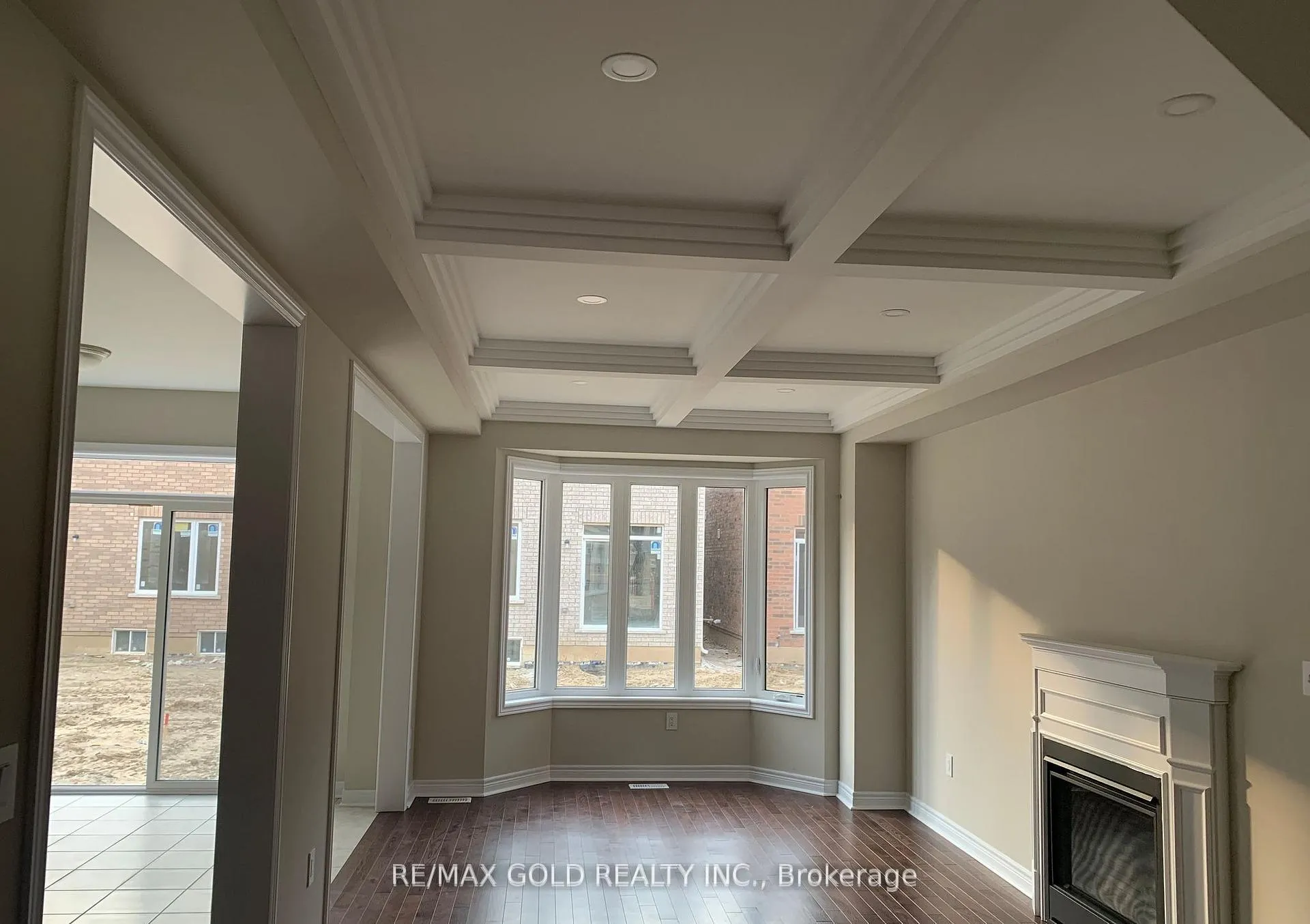 Photo 9 of 140 Finegan Circle, Brampton, Northwest Brampton — HOMEH