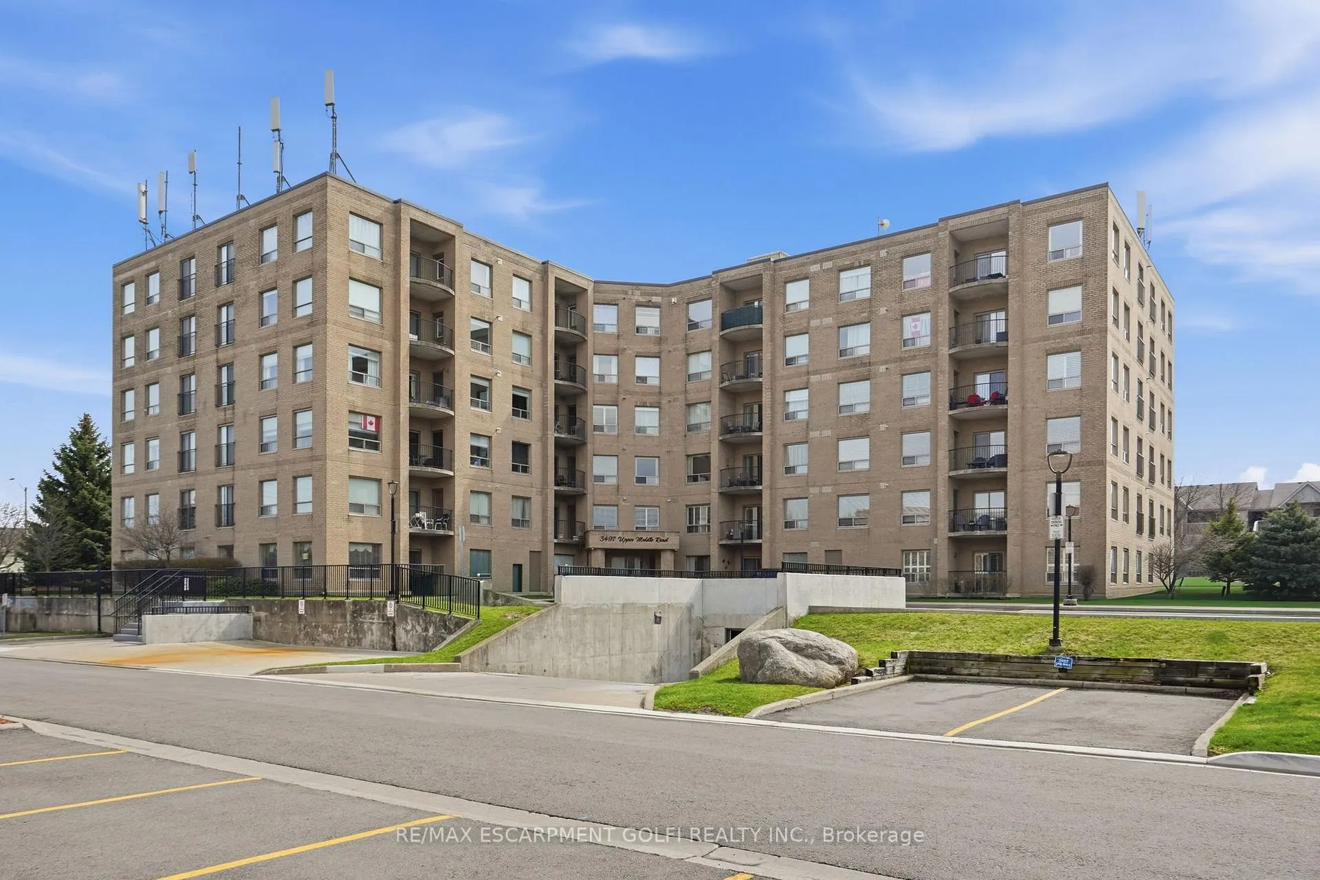 Photo 1 of Unit 108, 3497 Upper Middle Drive, Burlington, Headon — HOMEH