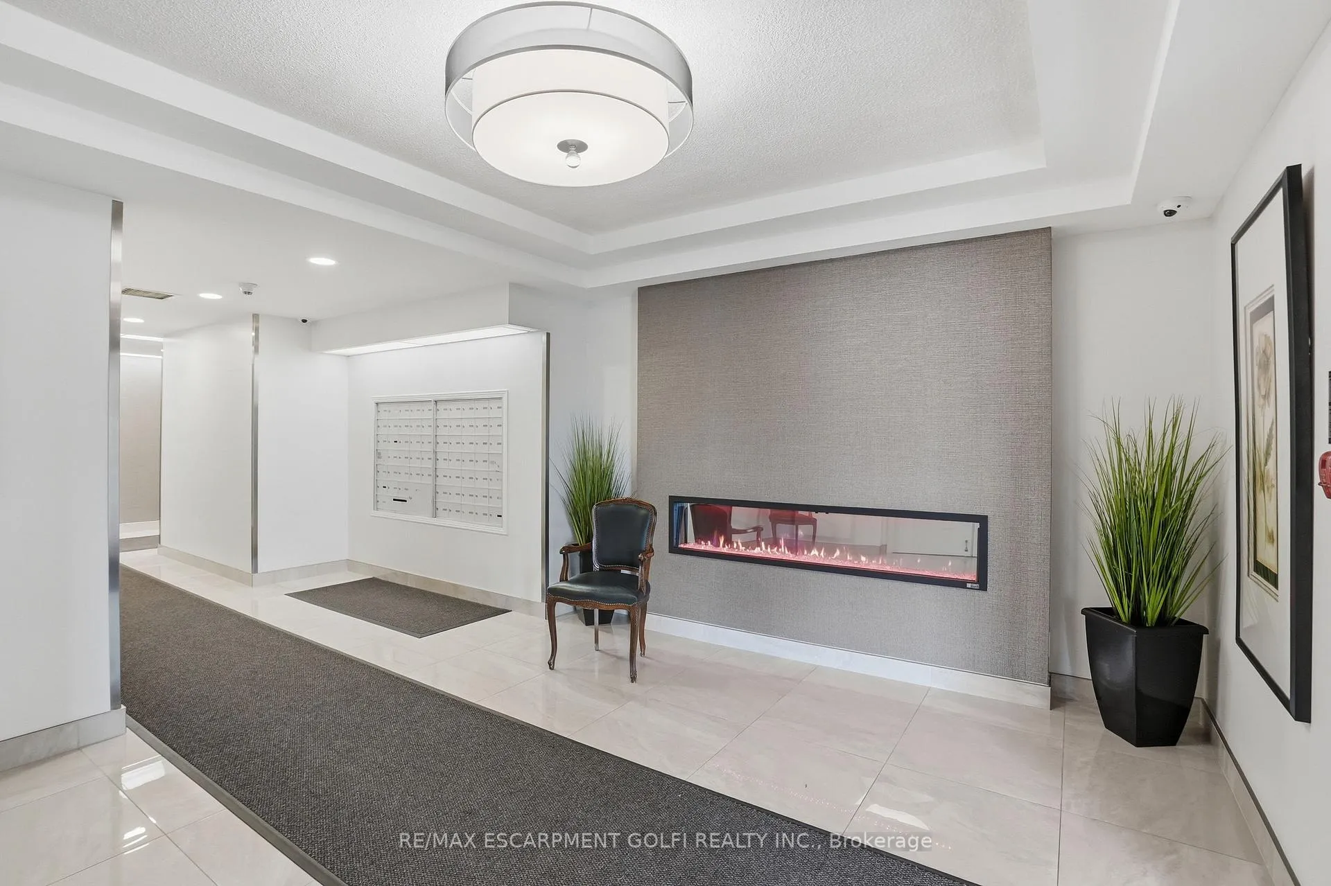 Photo 2 of Unit 108, 3497 Upper Middle Drive, Burlington, Headon — HOMEH