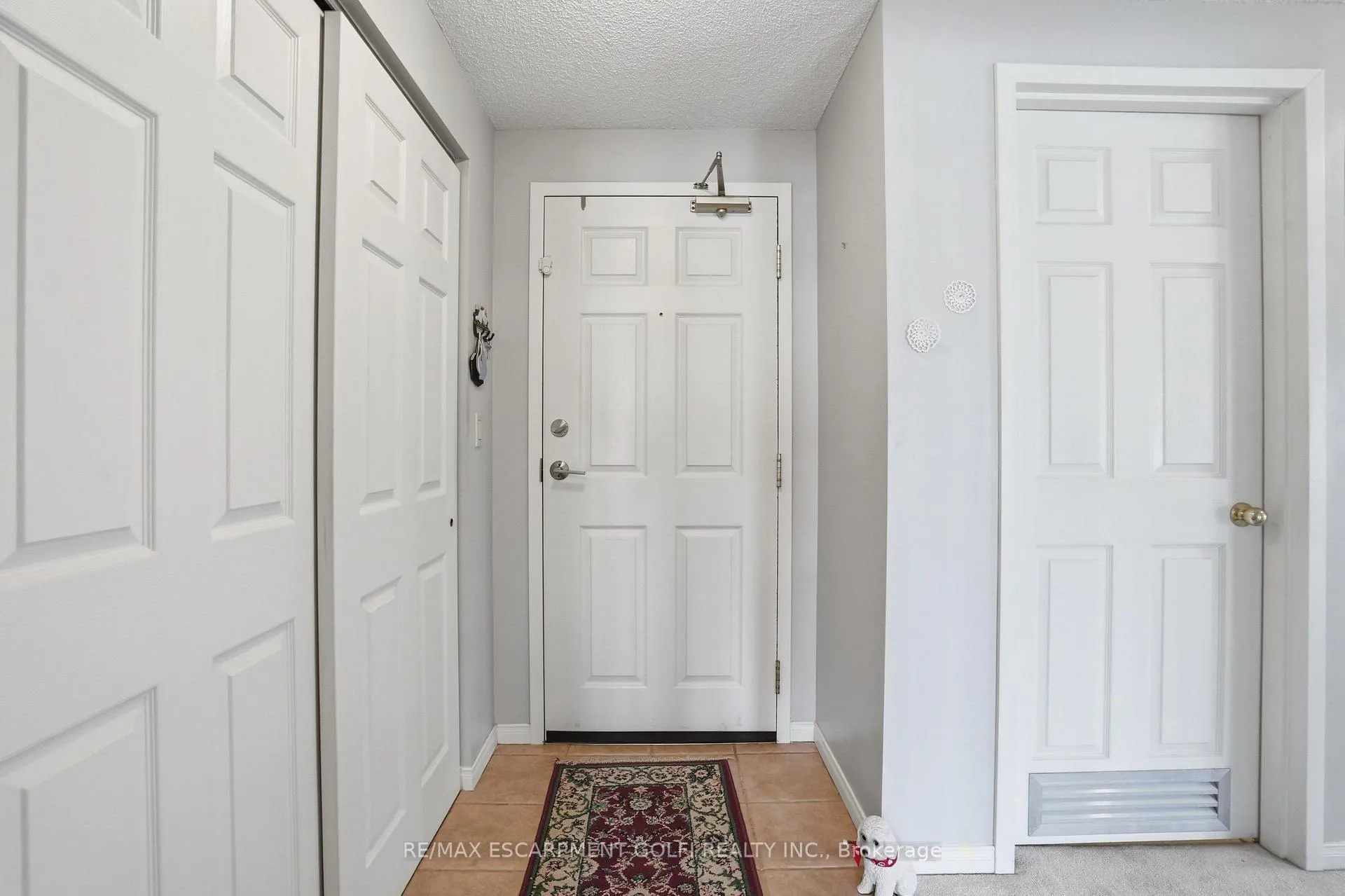 Photo 4 of Unit 108, 3497 Upper Middle Drive, Burlington, Headon — HOMEH