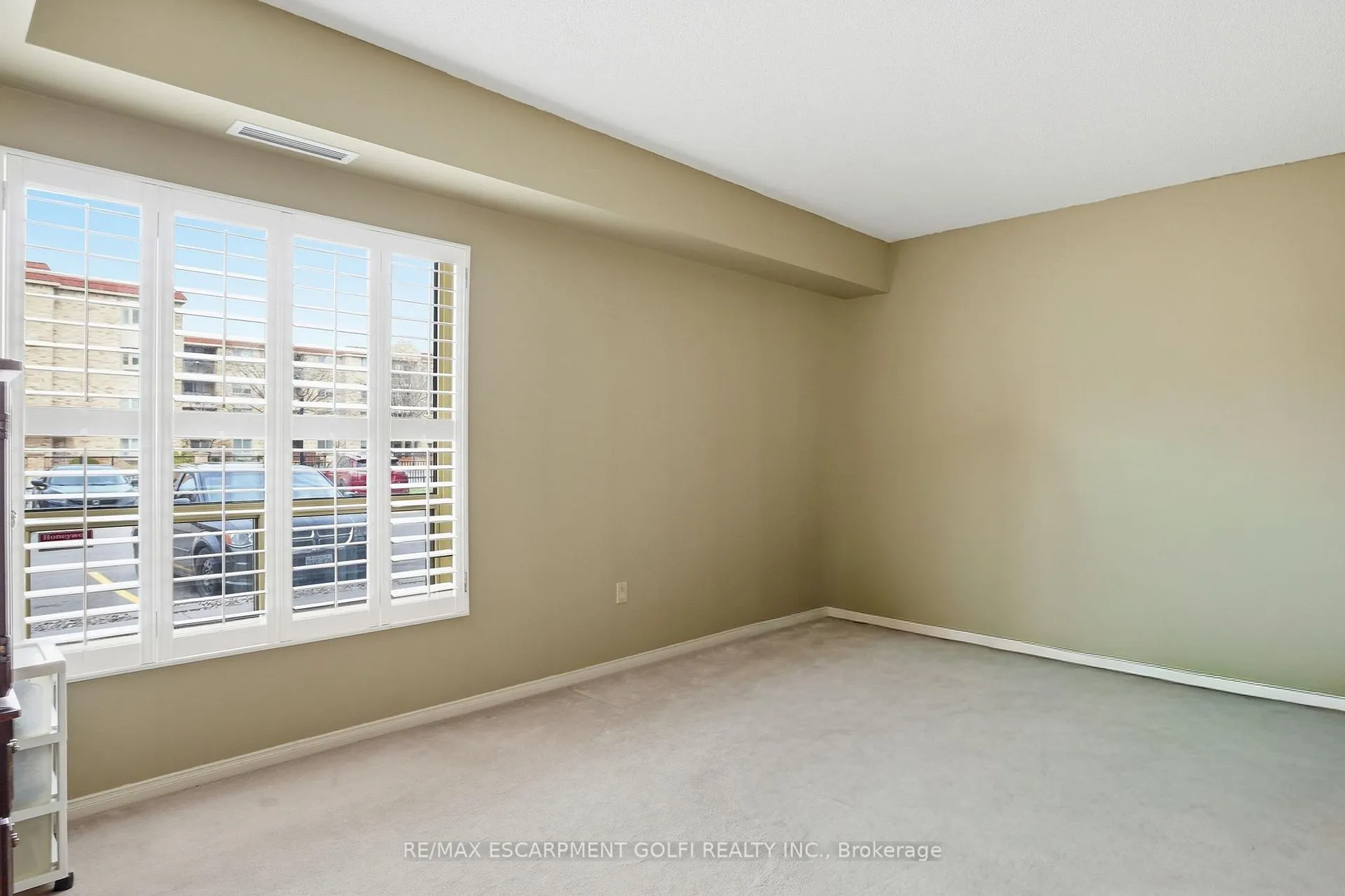 Photo 7 of Unit 108, 3497 Upper Middle Drive, Burlington, Headon — HOMEH