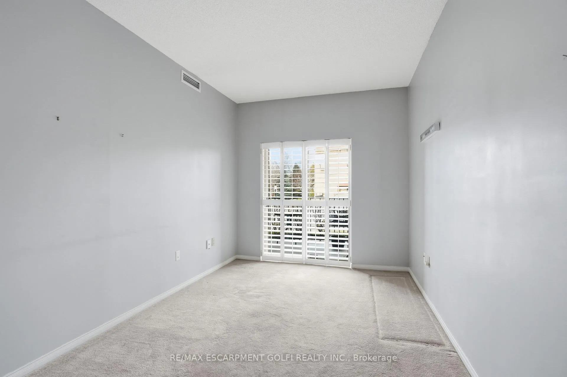 Photo 9 of Unit 108, 3497 Upper Middle Drive, Burlington, Headon — HOMEH