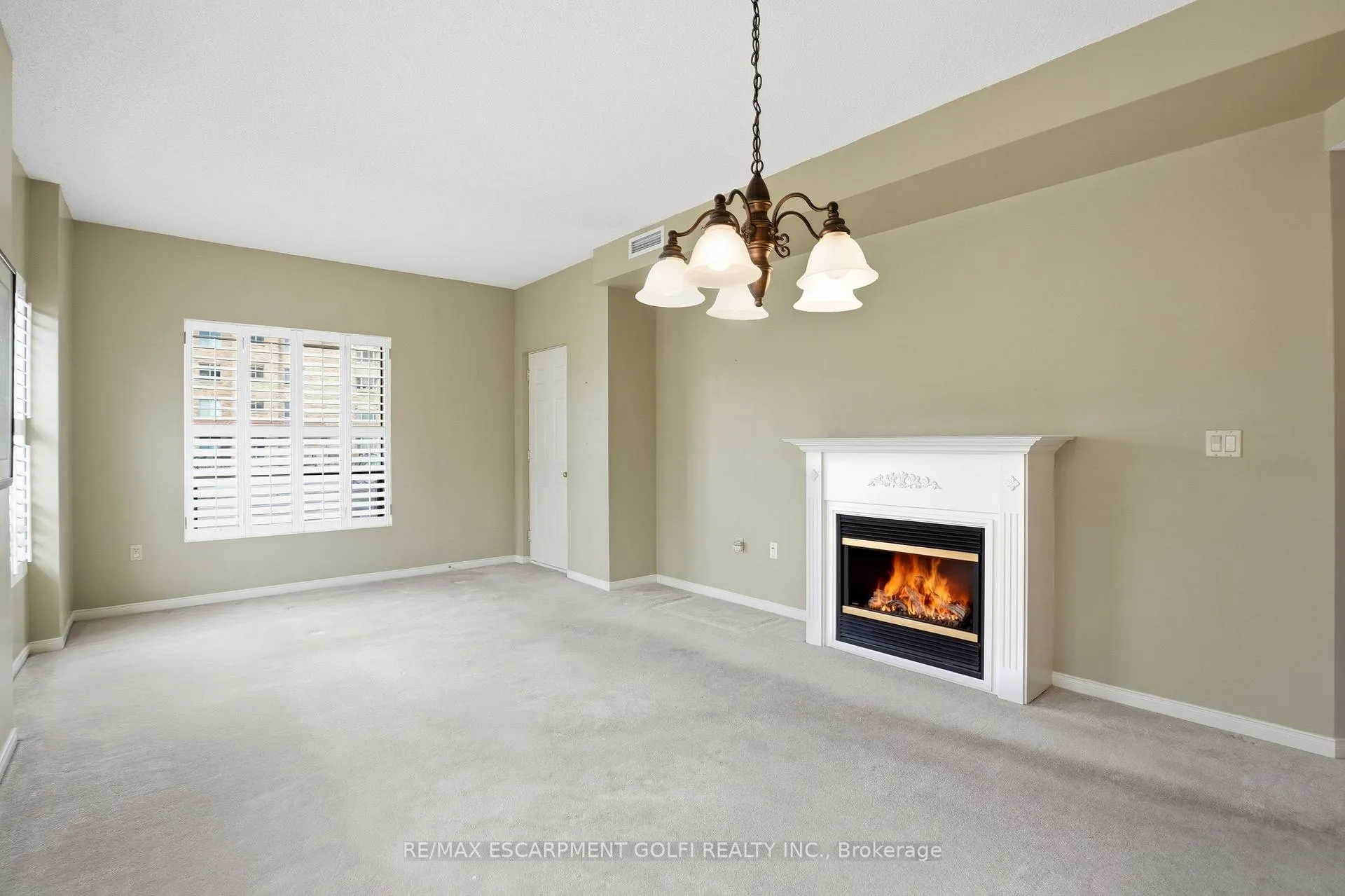 Photo 11 of Unit 108, 3497 Upper Middle Drive, Burlington, Headon — HOMEH