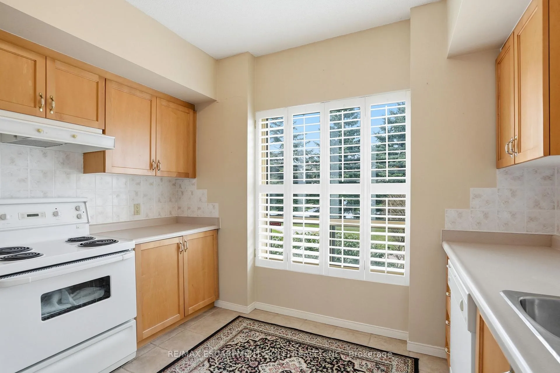 Photo 14 of Unit 108, 3497 Upper Middle Drive, Burlington, Headon — HOMEH
