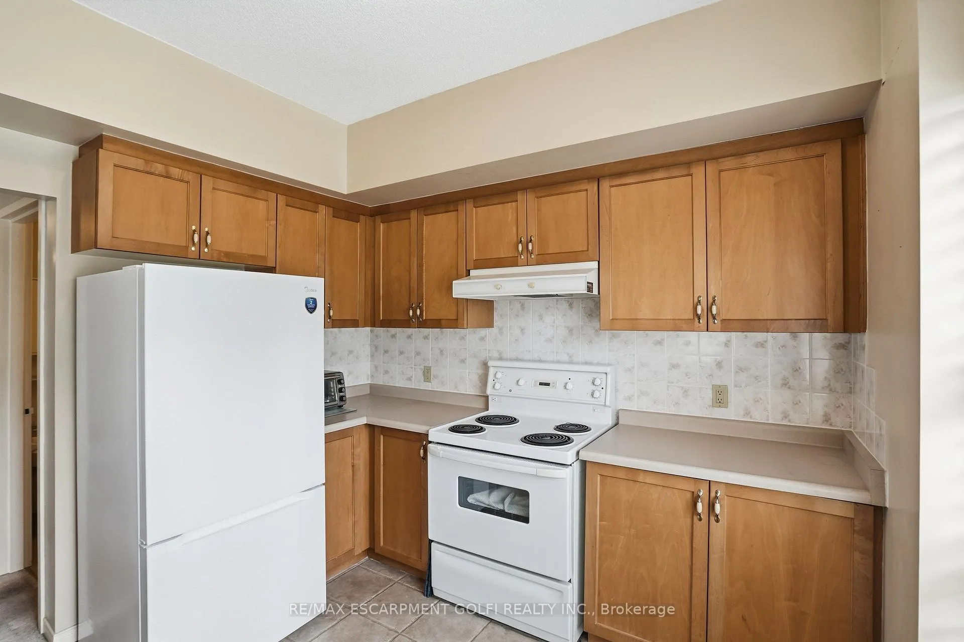 Photo 15 of Unit 108, 3497 Upper Middle Drive, Burlington, Headon — HOMEH